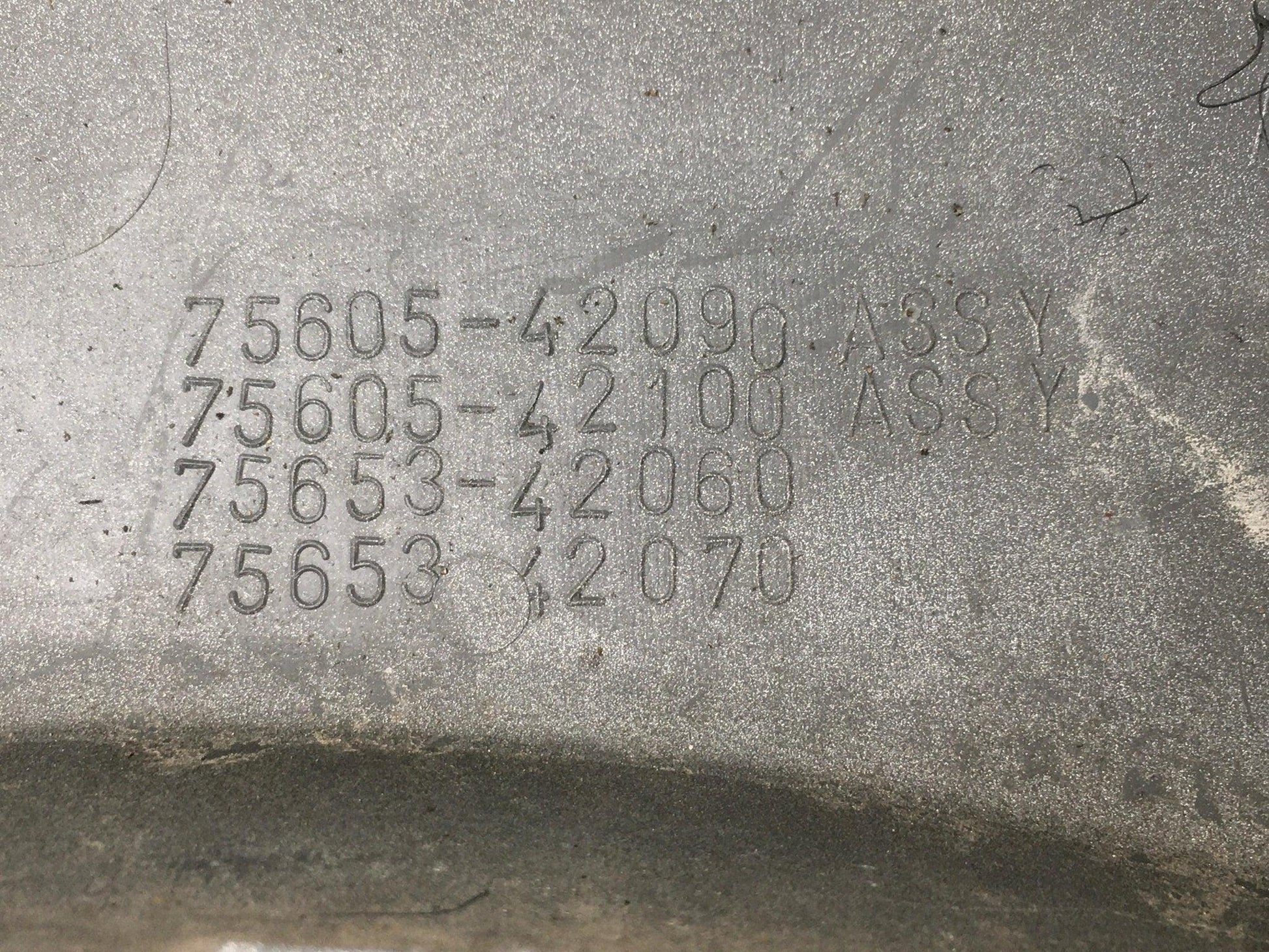 Aletin trasero derecho Toyota Rav4 II