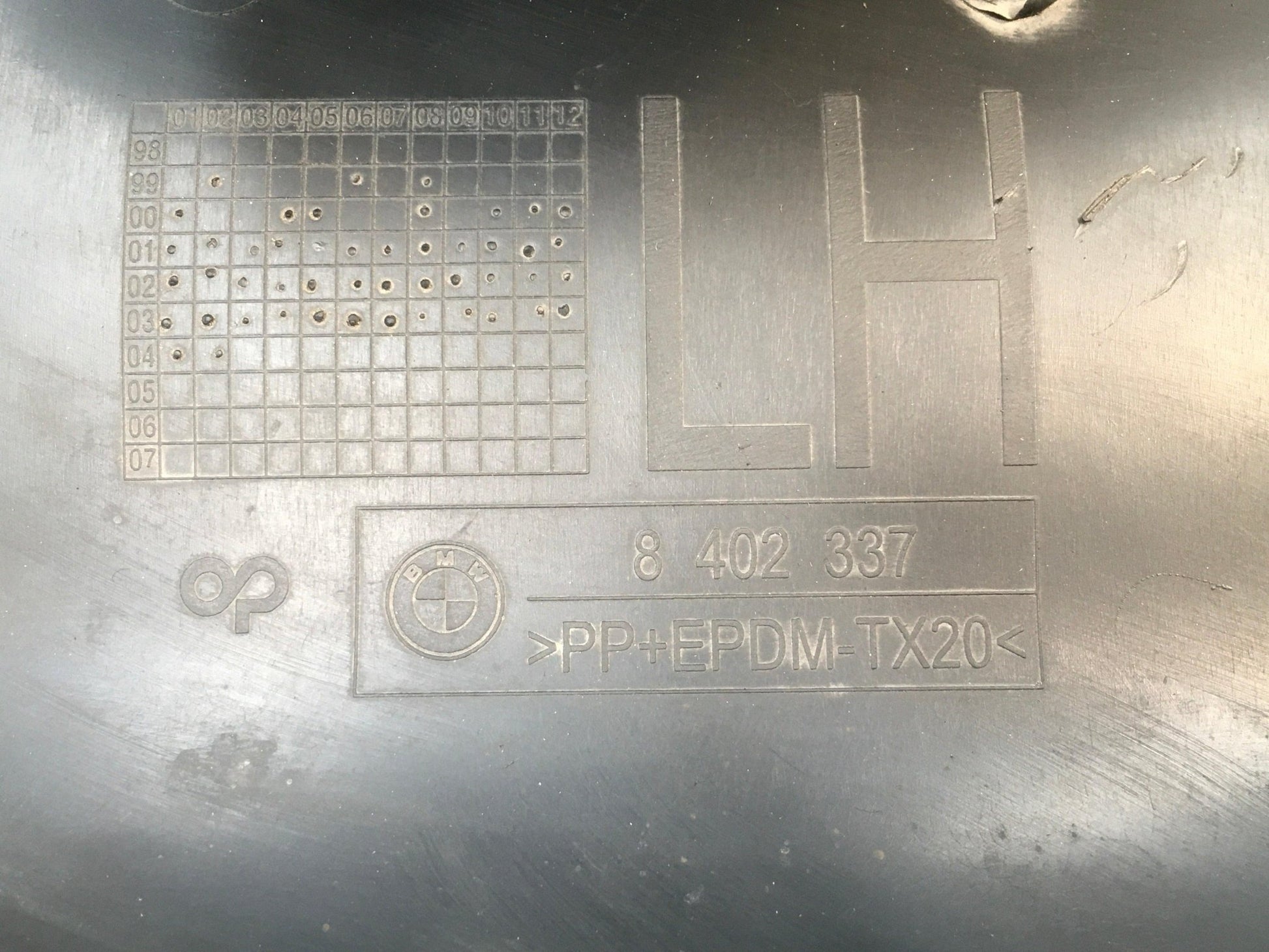 Aletin trasero izq BMW X5 E53 - 8402337