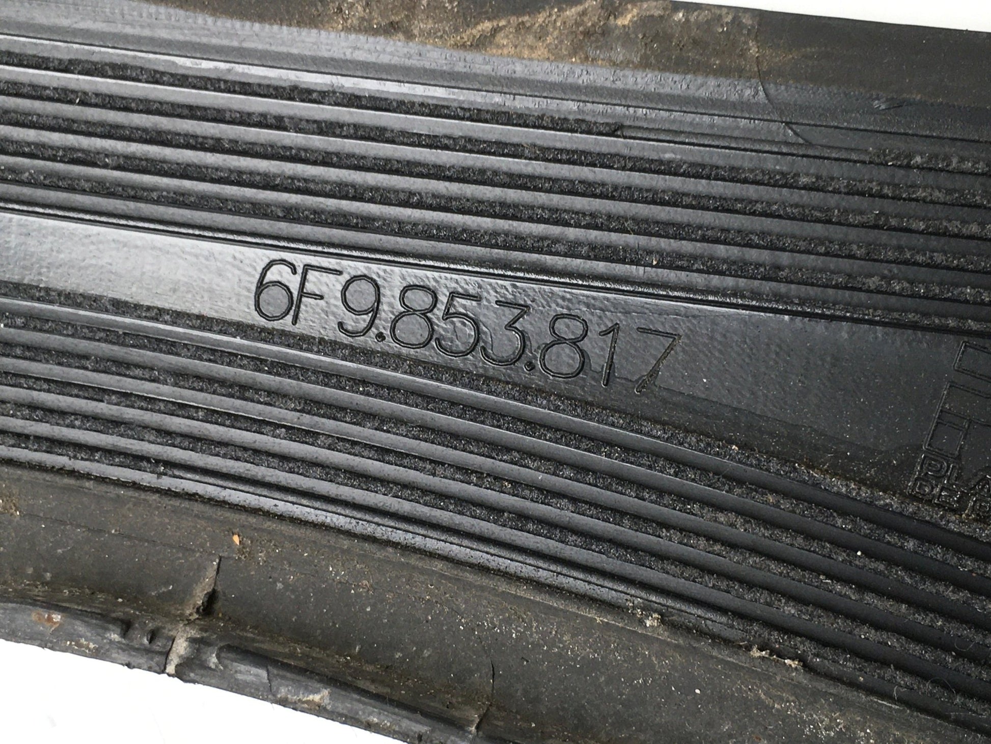 Aletin trasero izquierdo Seat Arona - 6F9853817