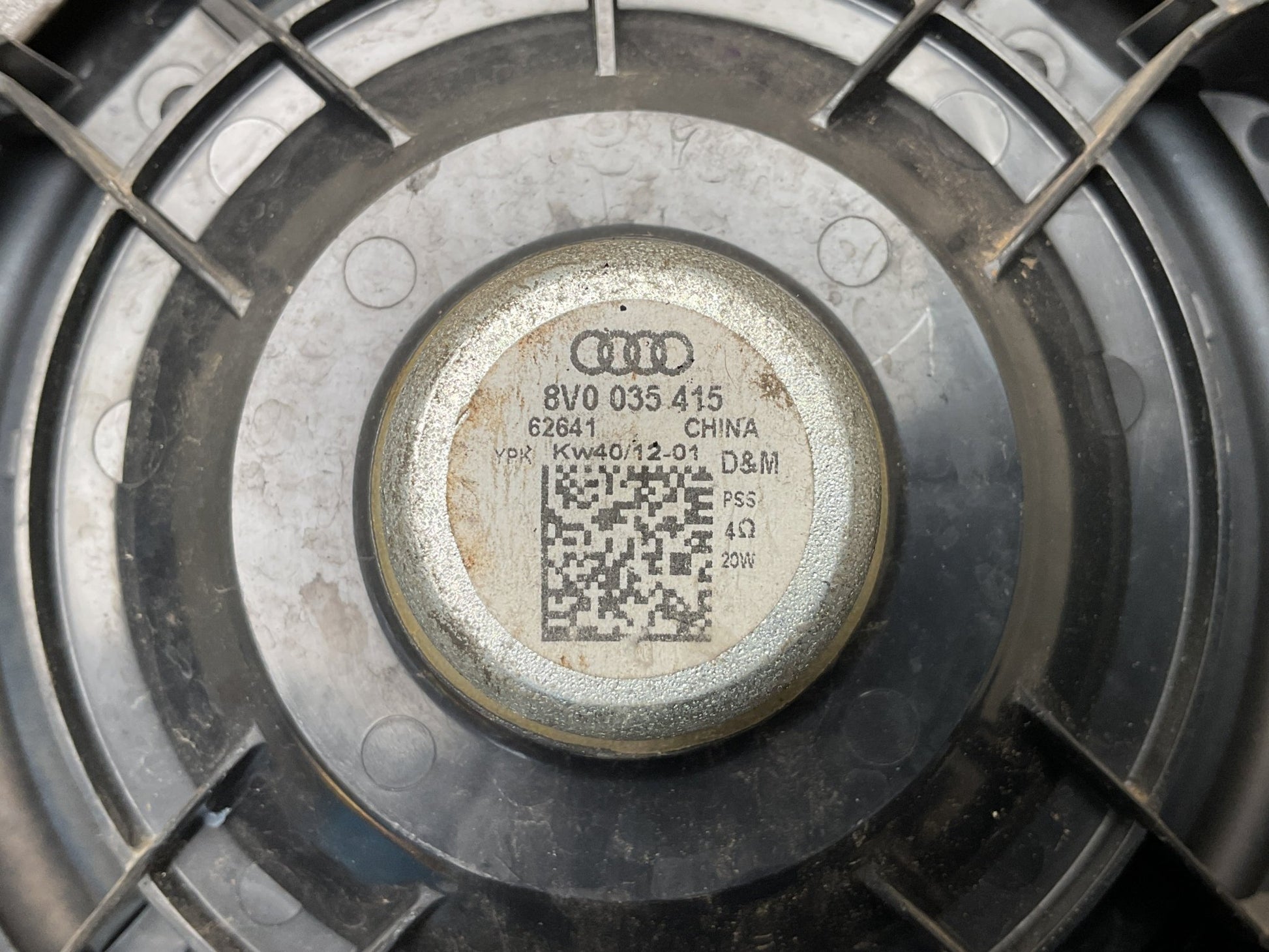 Altavoz Puerta delantera Audi A3 2012 - 2020 - 8V0035415