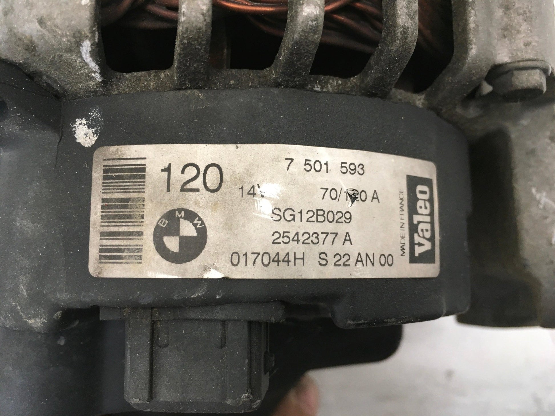 Alternador BMW SG12B029 - 2542377A