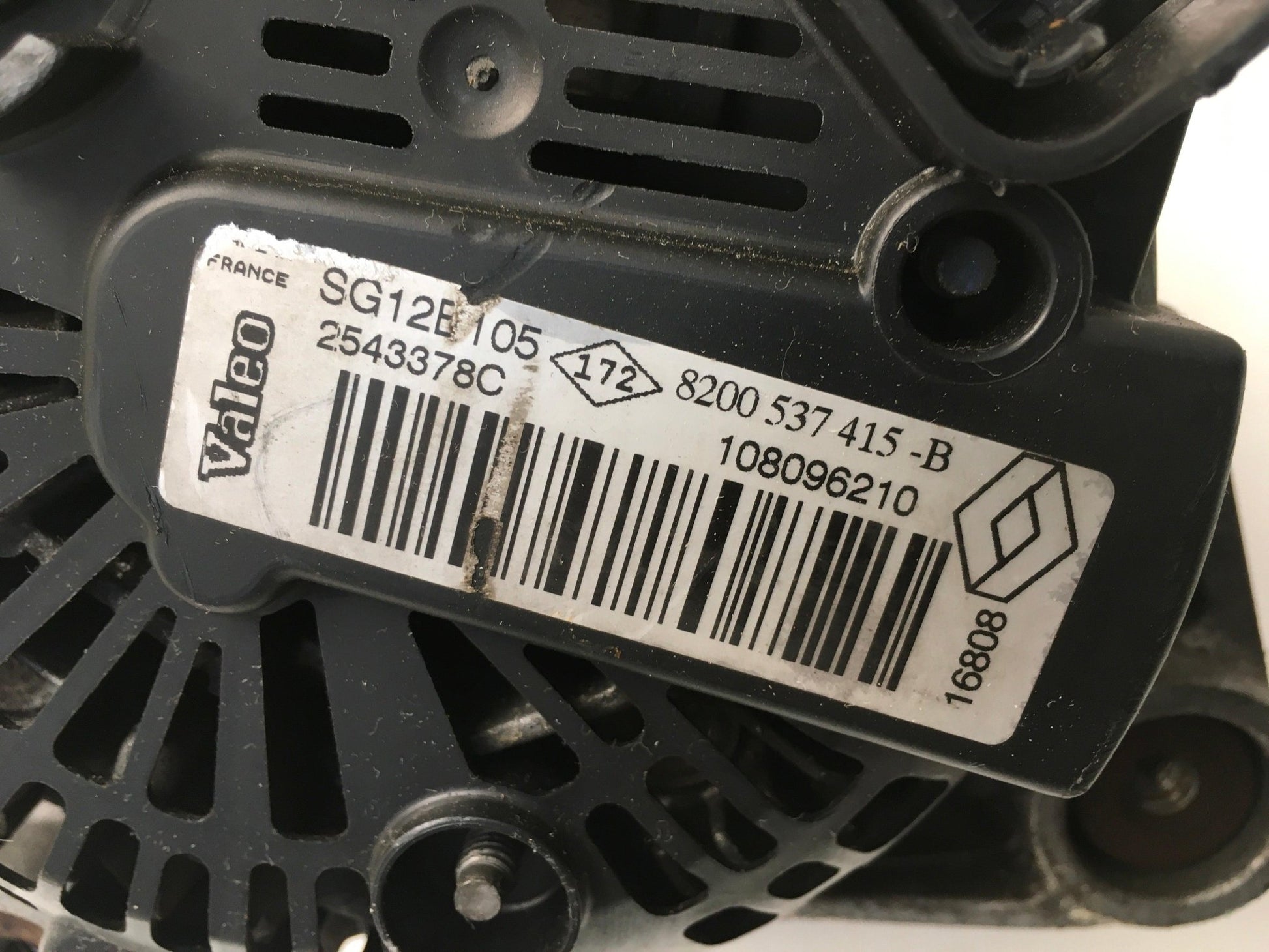 Alternador Renault Dacia 8200537415 - 8200537415