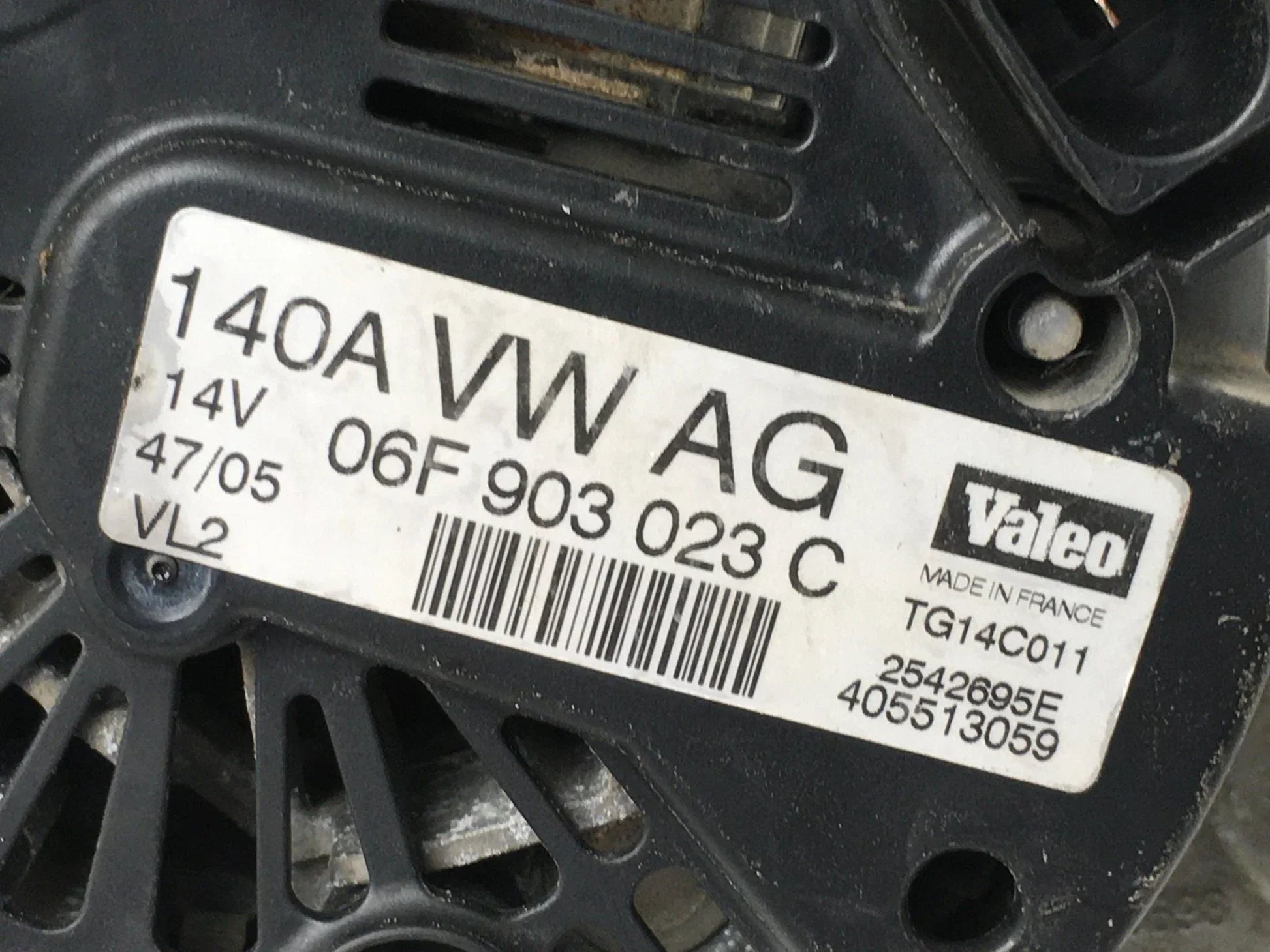 Alternador VAG 06F903023C
