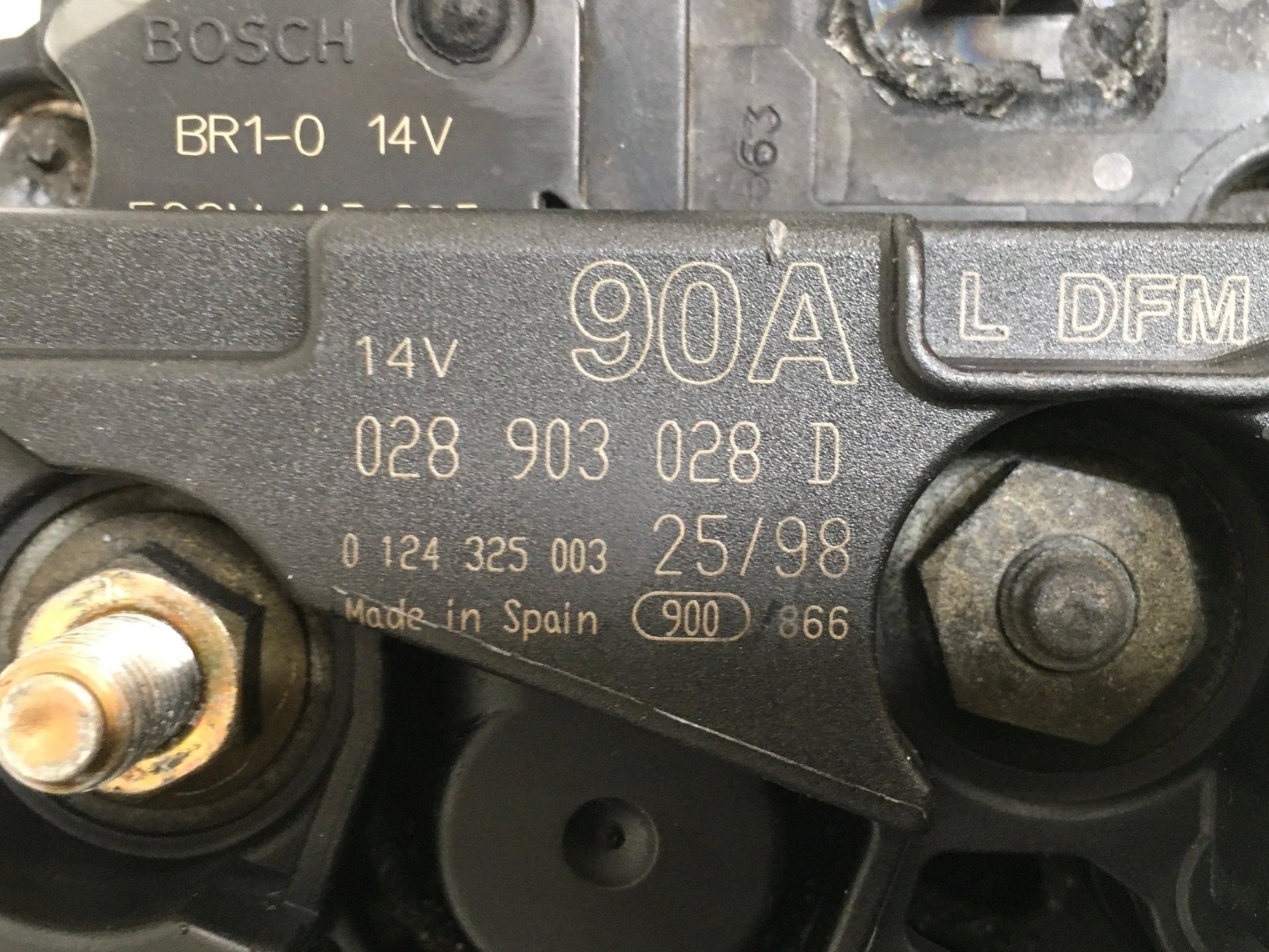 Alternador VW 028903028D - 028903028D