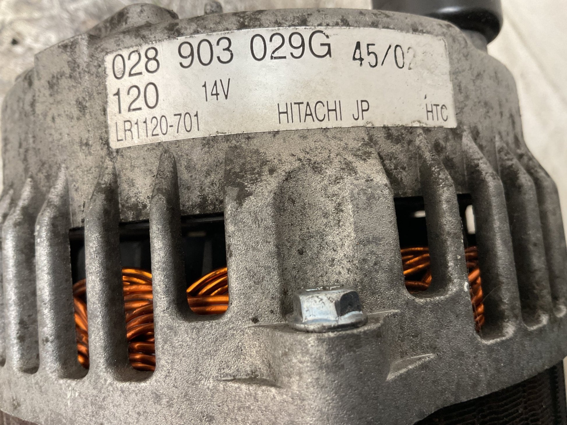 Alternador VW 028903029G - 028903029G