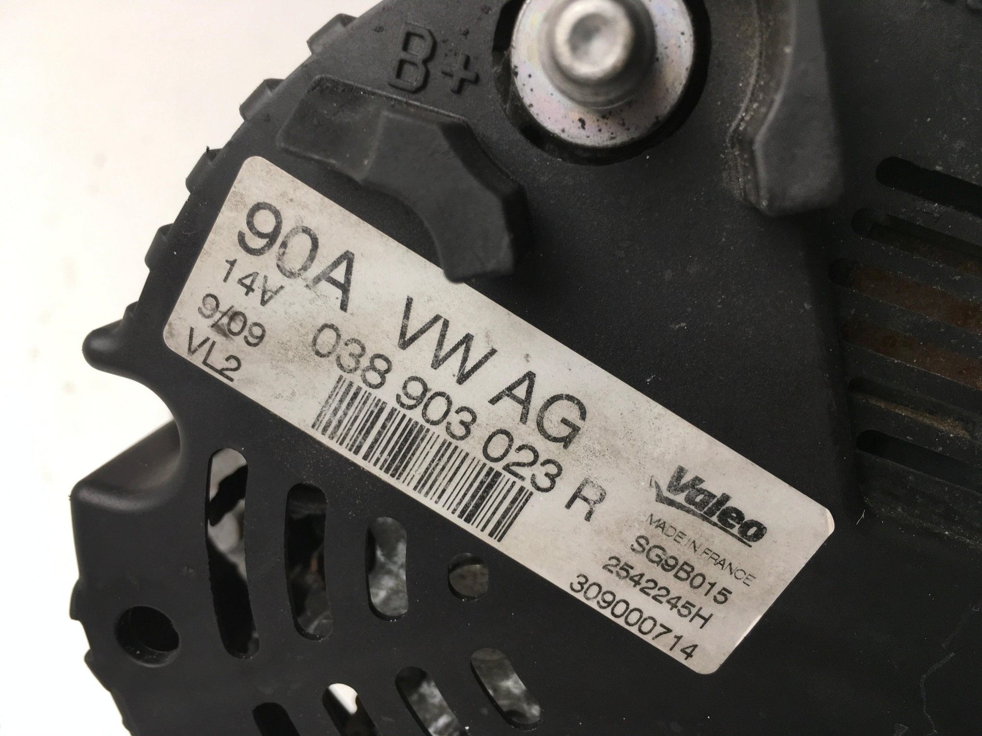 Alternador VW 038903023R - 038903023R