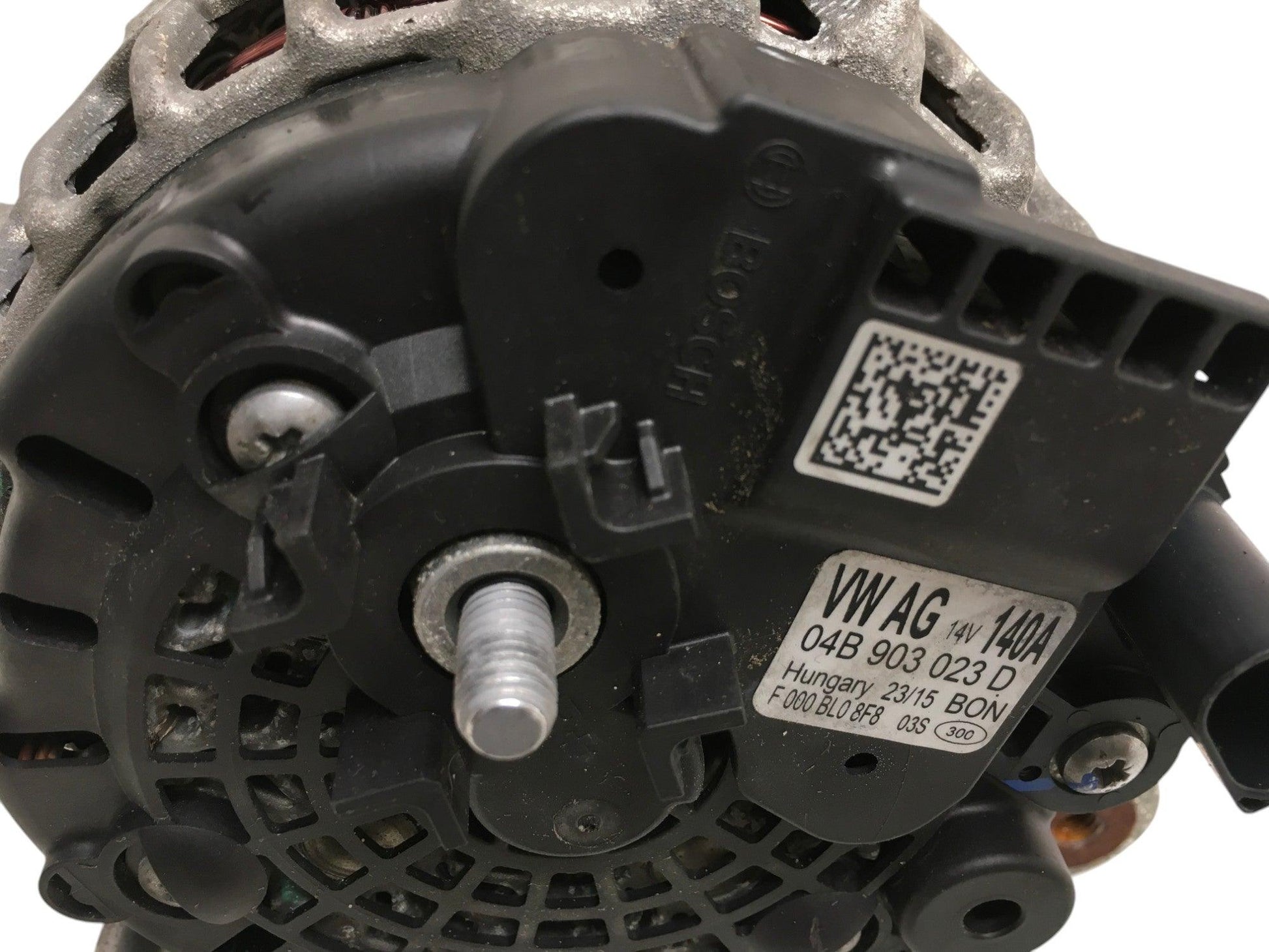Alternador VW 04B903023D - 04B903023D