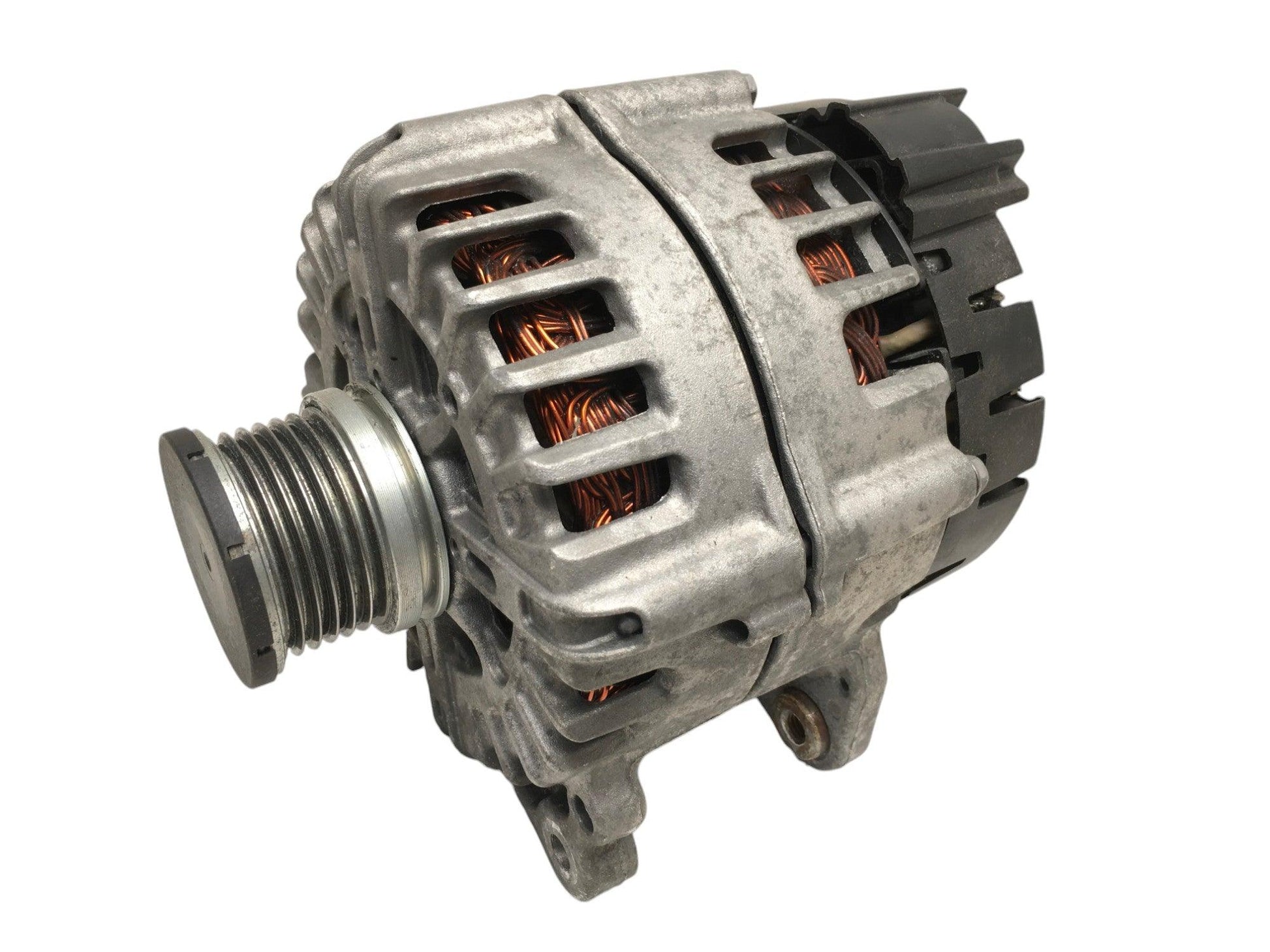 Alternador VW 04L903024A - 04L903024A