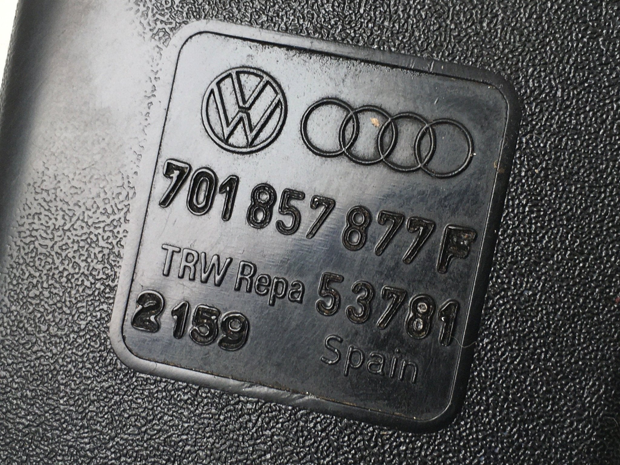 Anclaje cinturon delanteros VW Transporter T4 - 701857877F