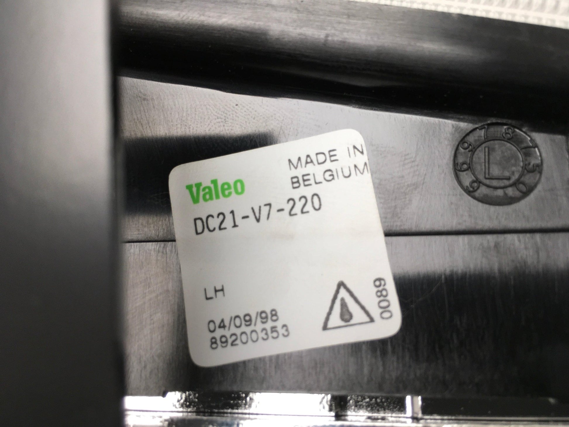 Antiniebla izquierda Mazda Demio I - DC21V7220