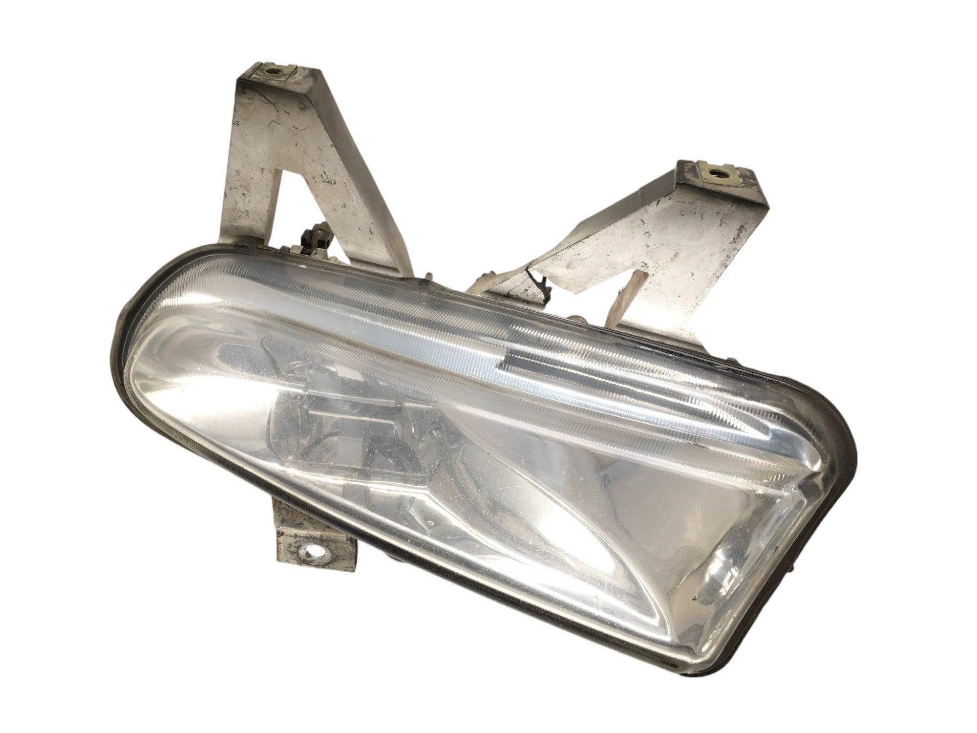 Antiniebla izquierdo Peugeot 406 - 89200495
