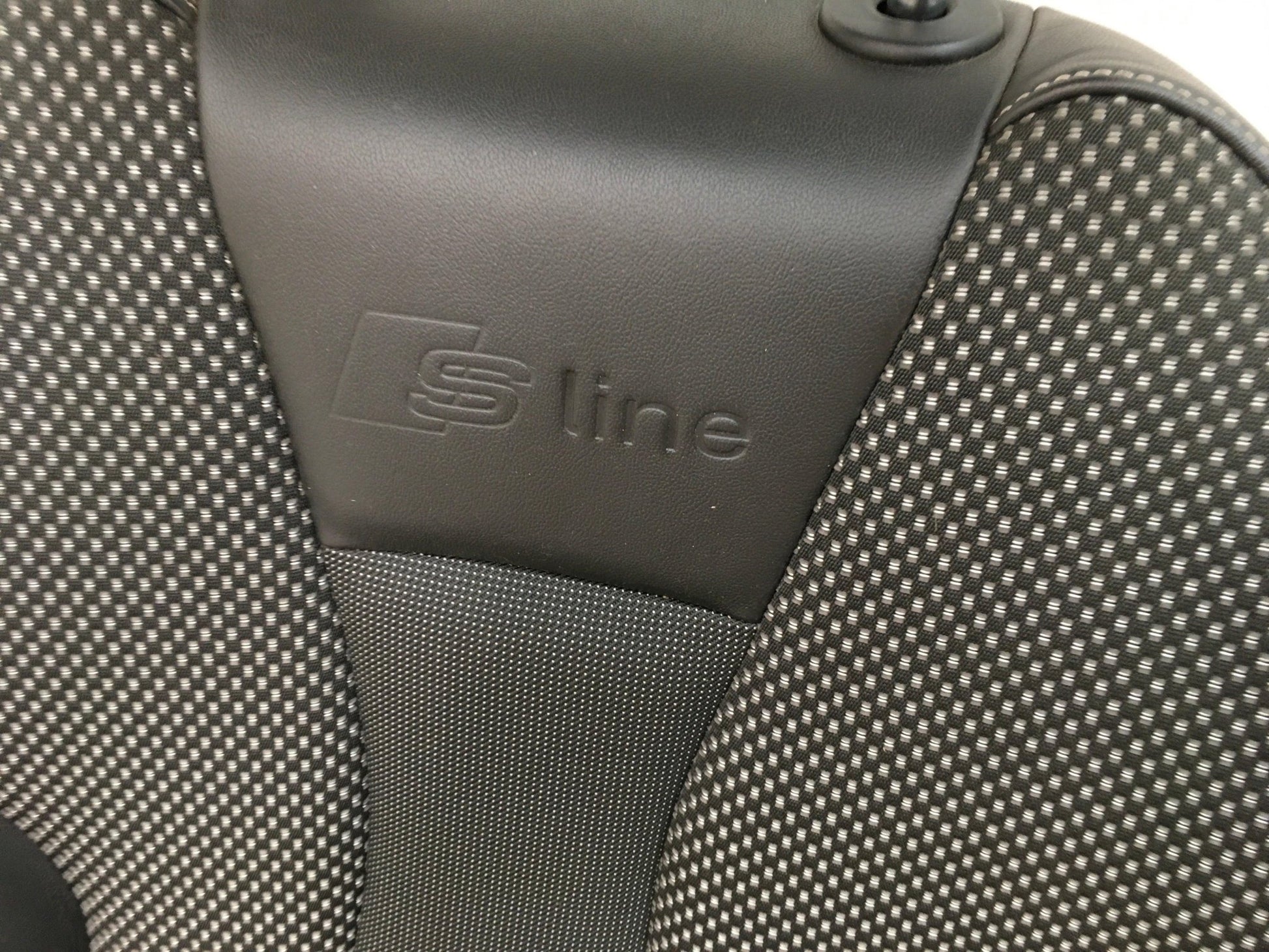 Asientos Audi A3 8V S - Line - 5Q4881105D