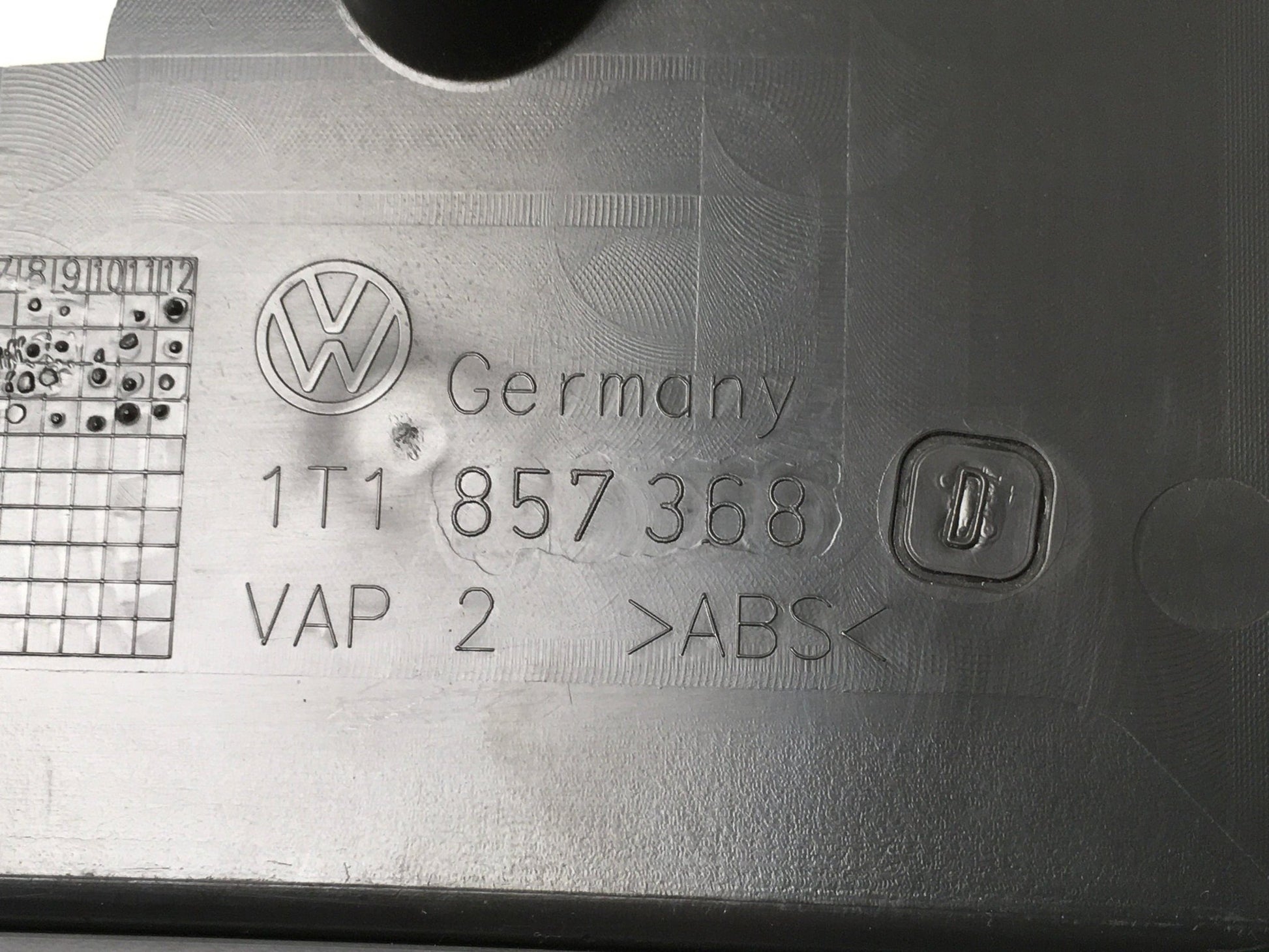 Bandeja almacenamiento VW Caddy 3/Touran - 1T1857368