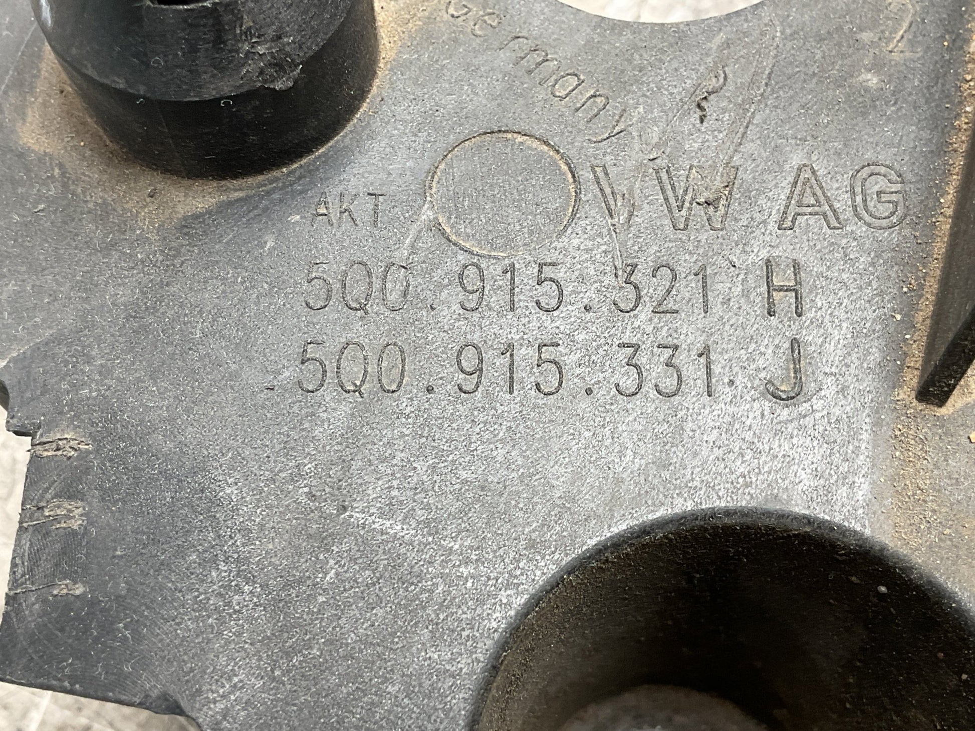 Bandeja Bateria VW 5Q0915321H - 5Q0915321H