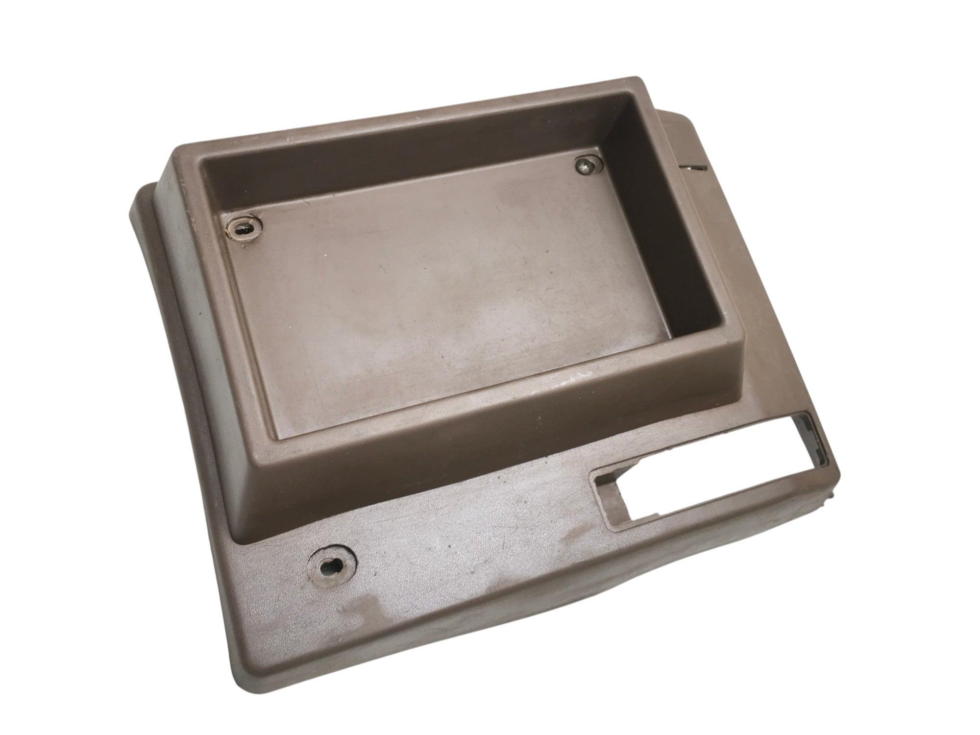 Bandeja Consola central Mitsubishi Montero L040 - 