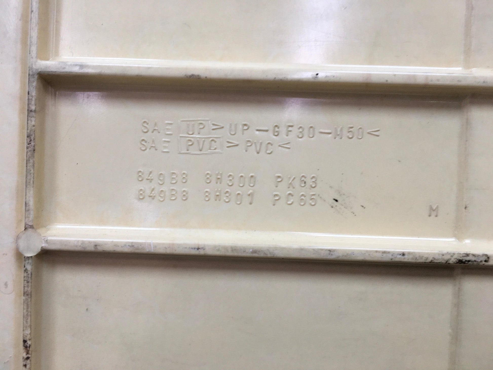 Bandeja Maletero Nissan X-Trail T30 - 849B88H300PK63