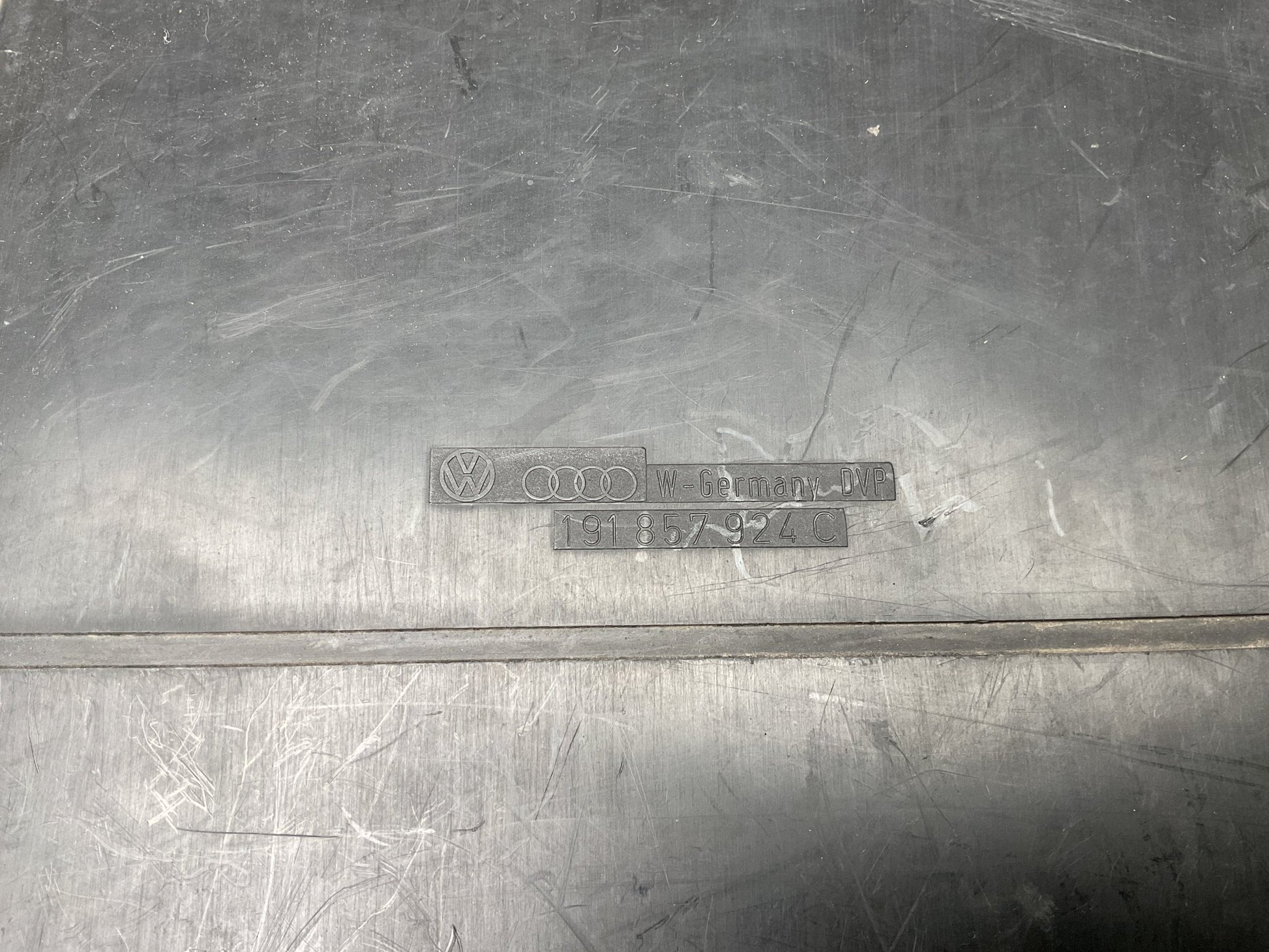 Bandeja Salpicadero VW Jetta Golf 83-92 - 191857924C