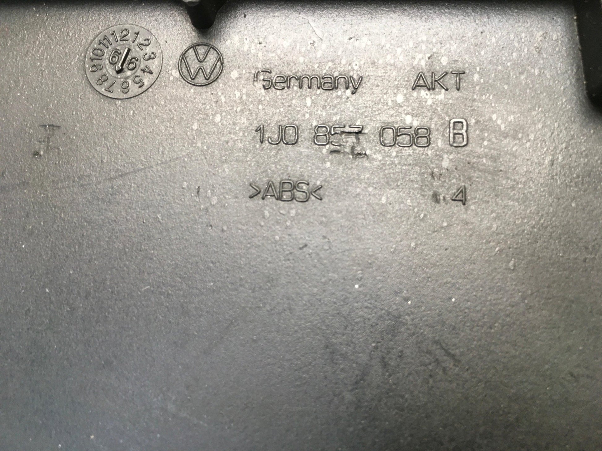 Bandeja Tablero VW Golf IV 1J - 1J0857058B