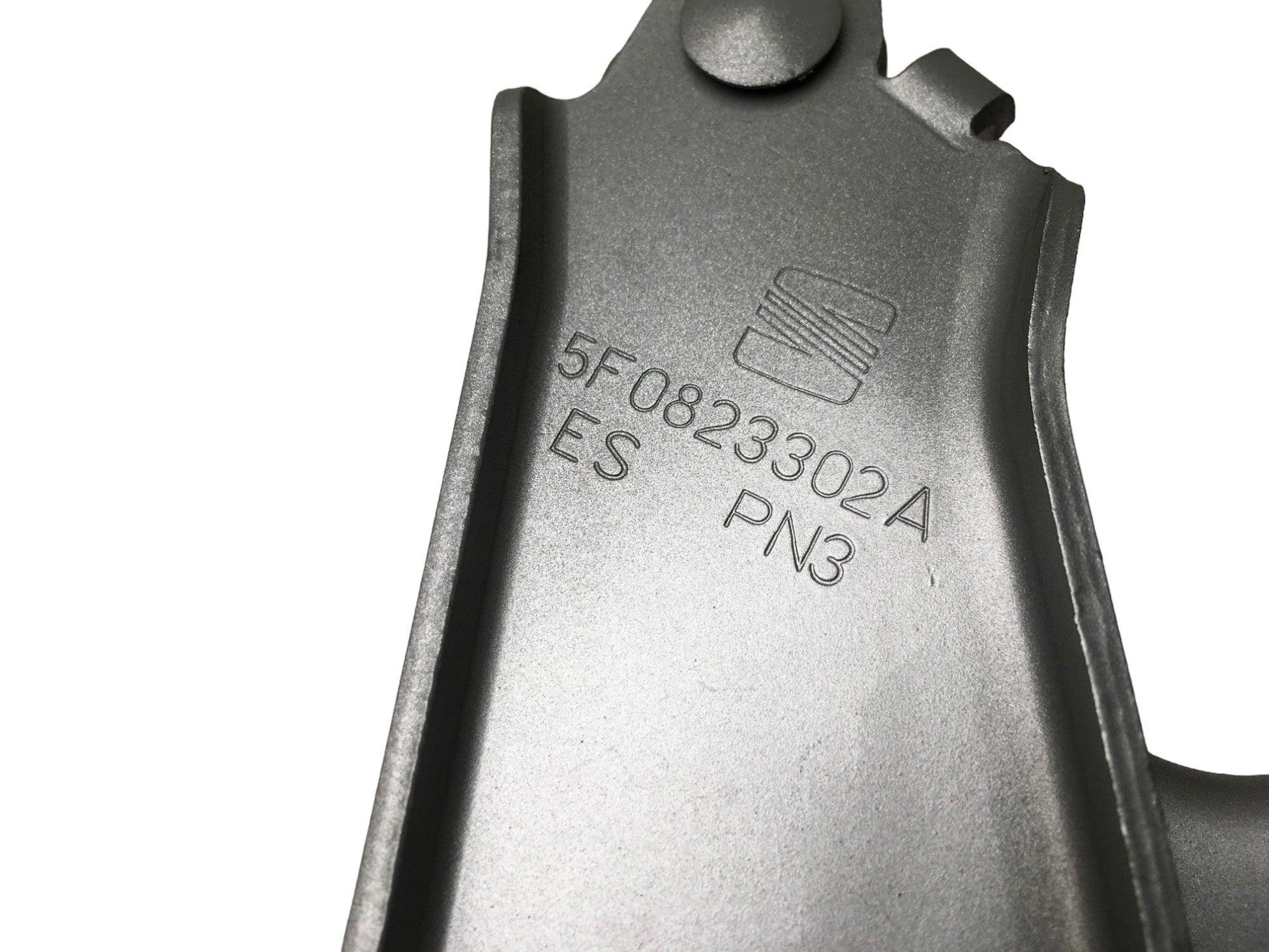 Bisagra derecha Capo Seat Leon III 5F - 5F0823302A _