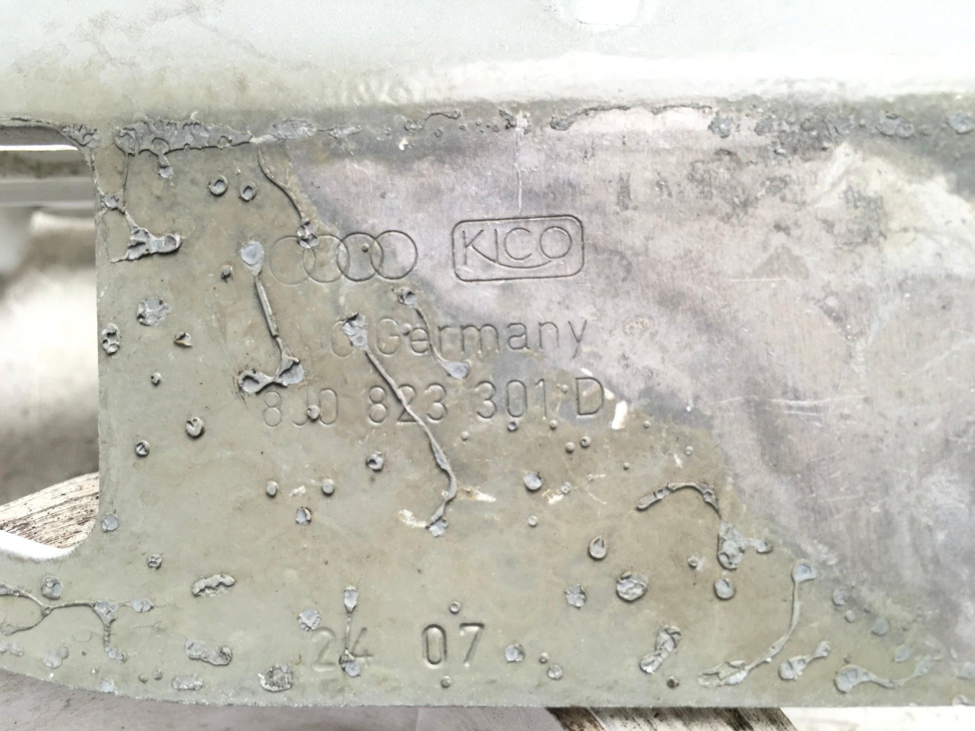 Bisagra izq Capo Audi TT 8J - 8J0823301D