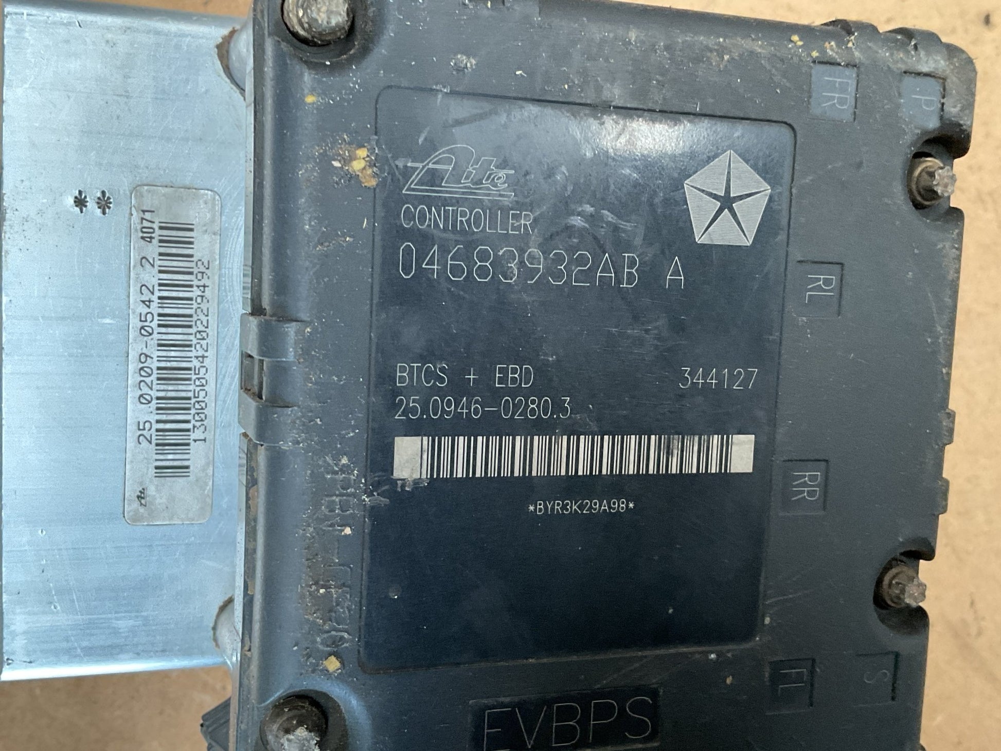 Bomba ABS Chrysler Voyager 01-08 - 04683932AB