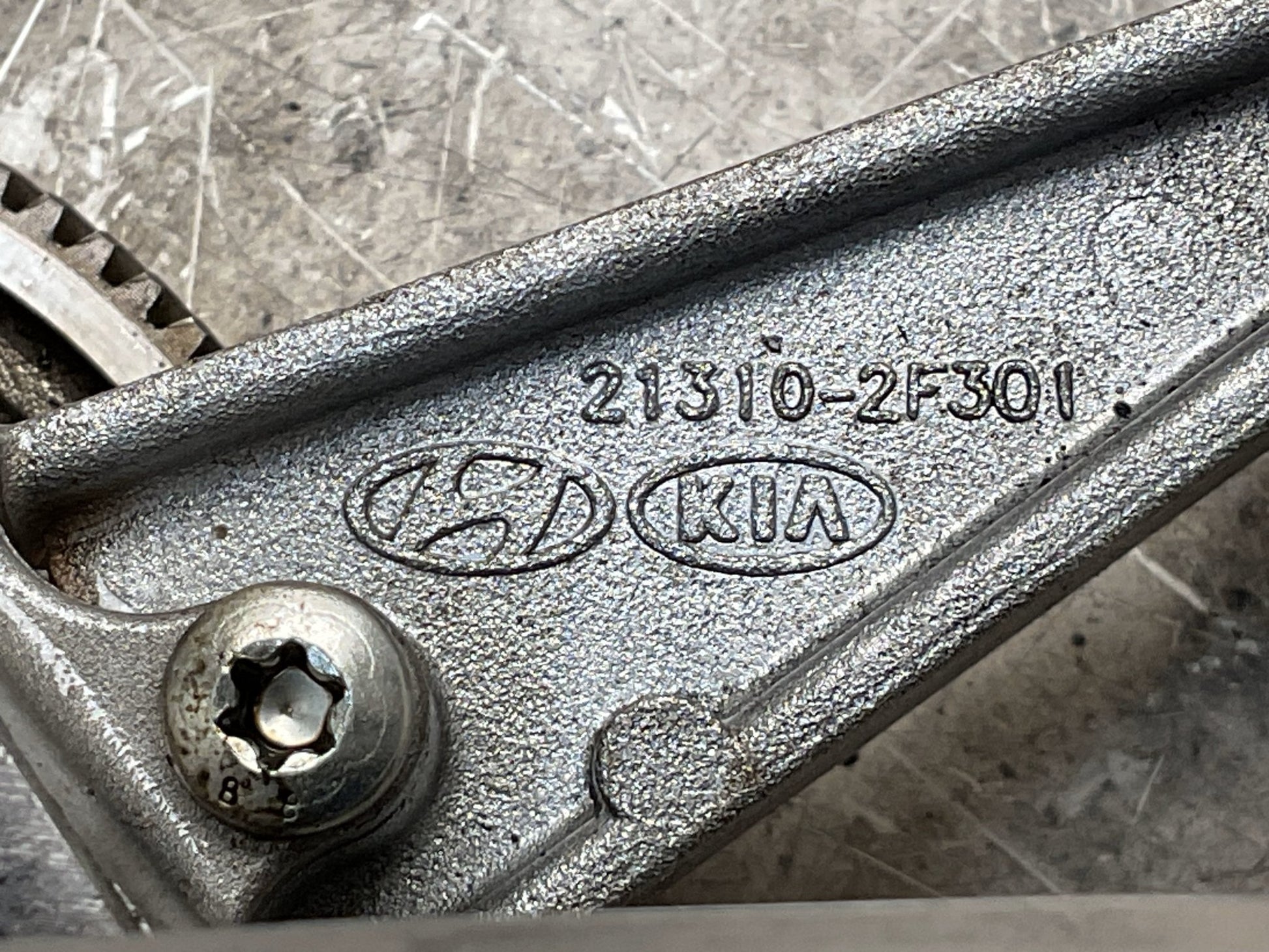 Bomba aceite Hyundai Kia 213102F301 - 213102F301