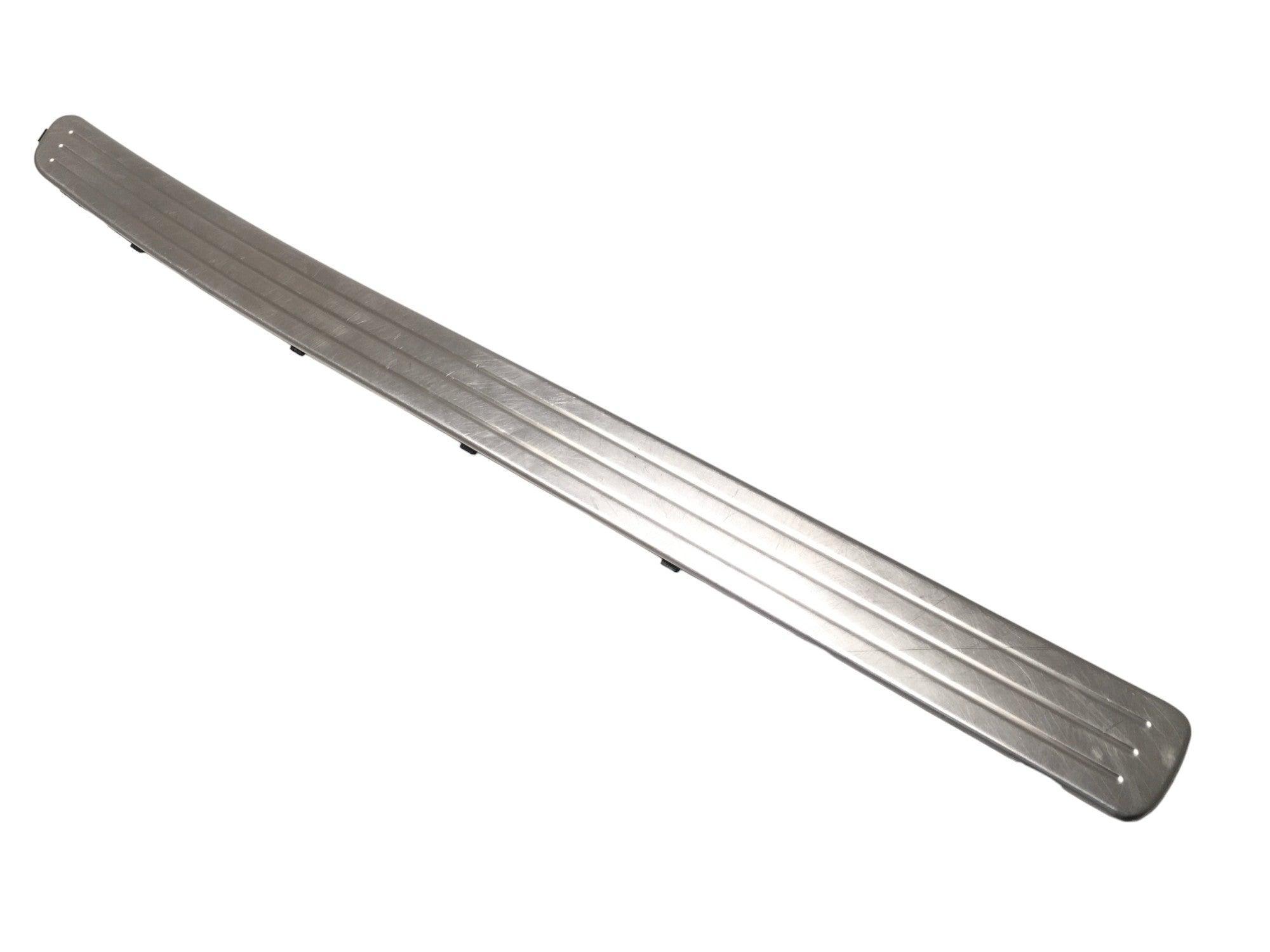 Borde del dcho Porsche Cayenne 955 - 7L0853656C