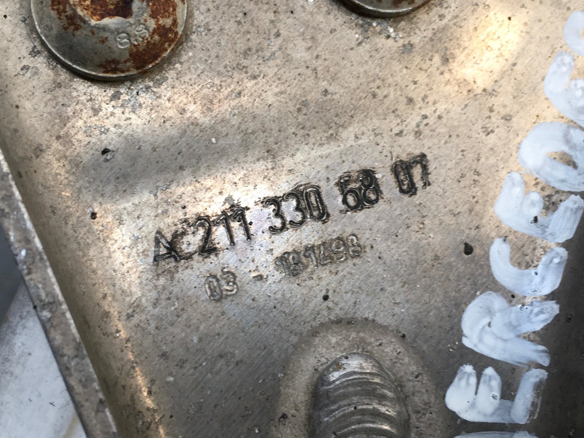 Brazo del dcho Mercedes E A2113306807 - A2113306807