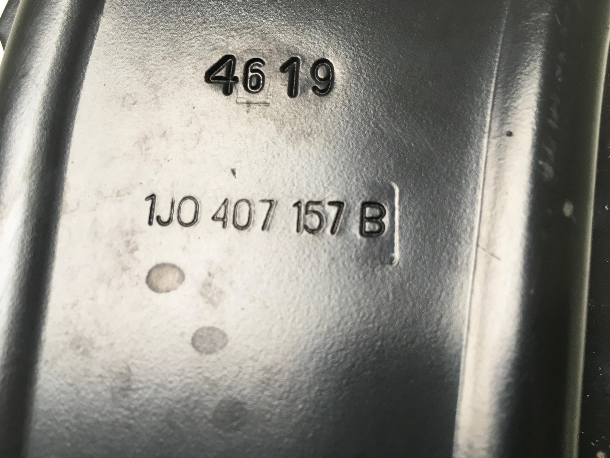 Brazo Suspension del izq VW 1J0407157B - 1J0407157B