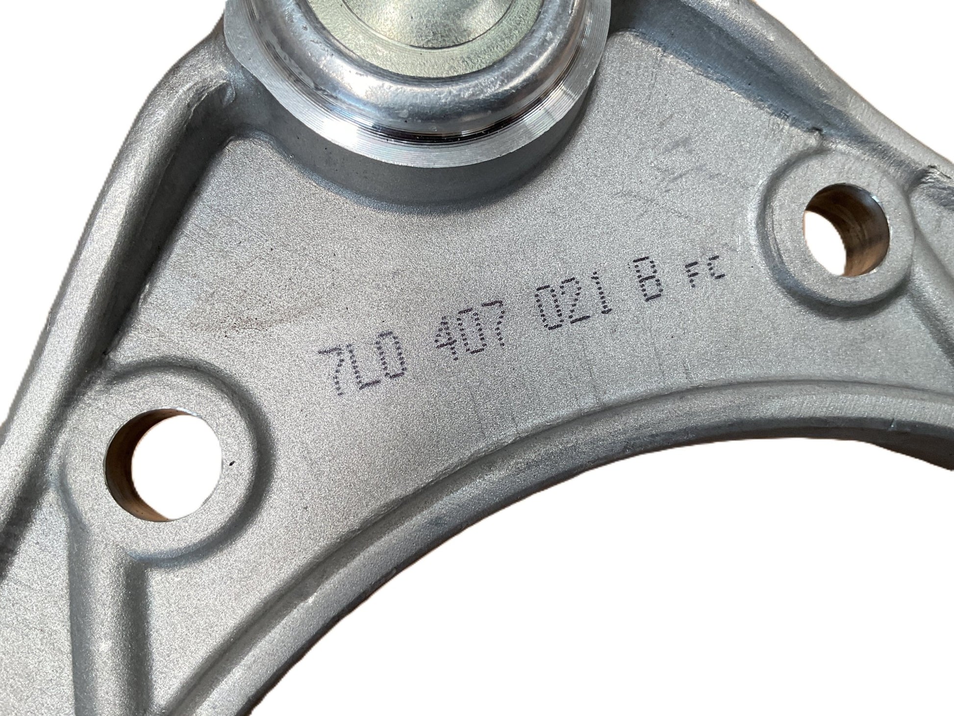 Brazo suspensión del izq VW Touareg 03-10 - 7L0407021B