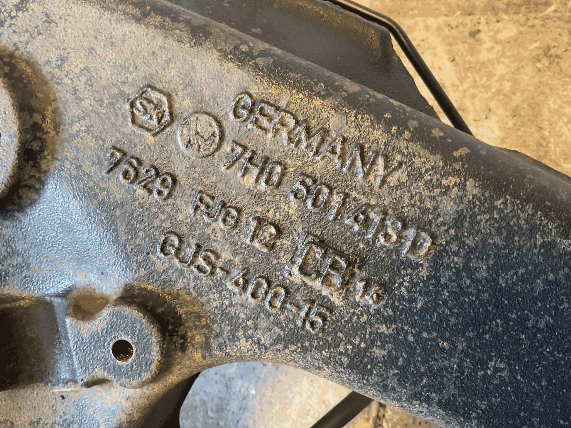 Buje Rueda tra izq VW T5 T6 - 7E0501071