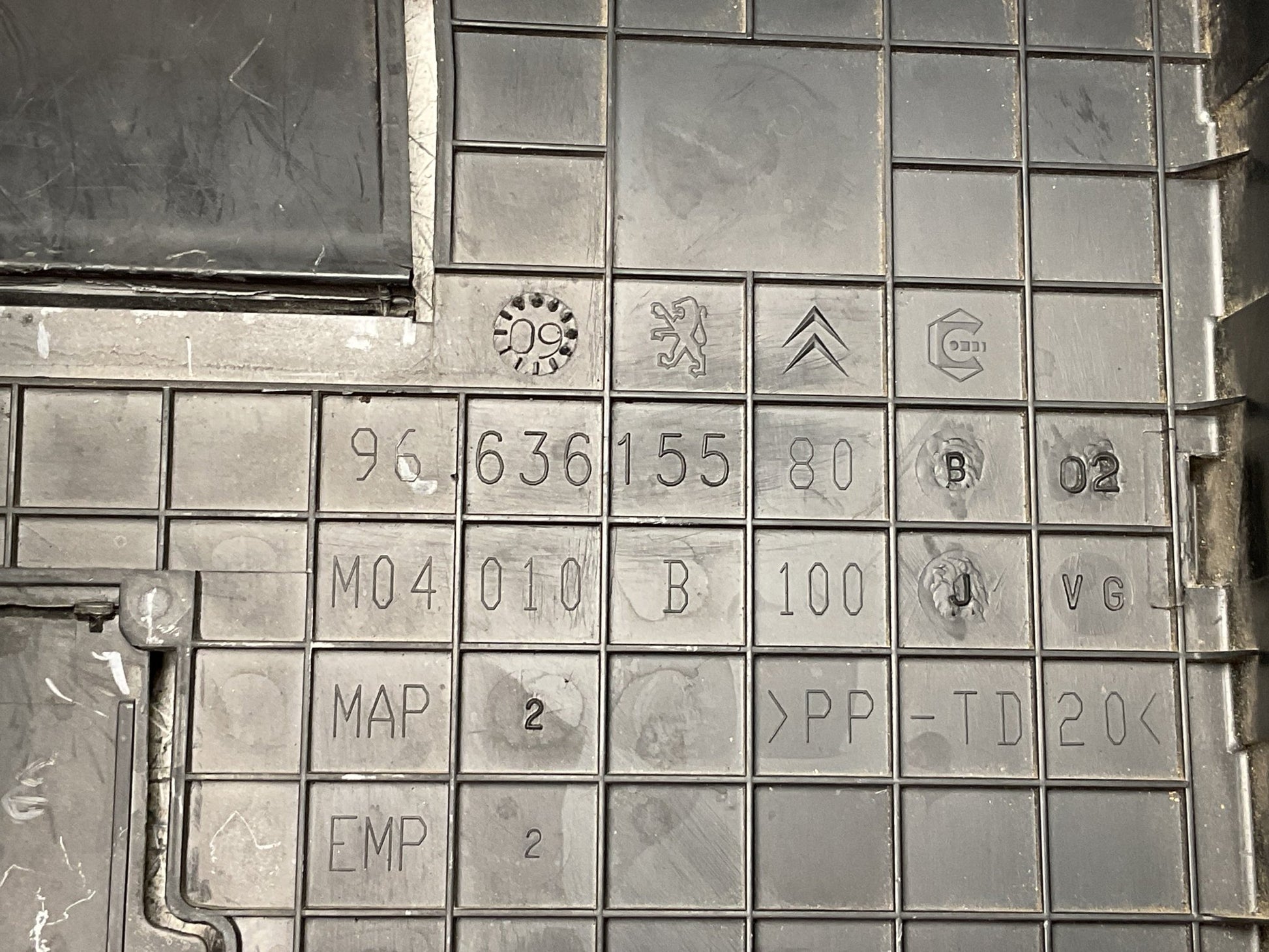 Caja Bateria PSA 9663615580 - 9663615580