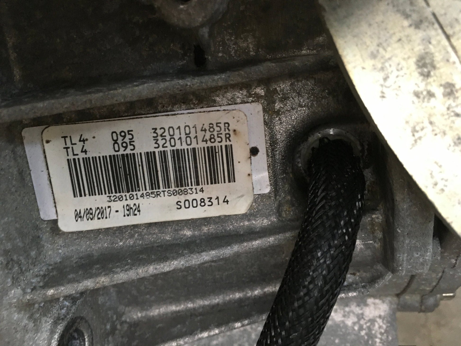 Caja Cambios Clio IV Captur - 320101485R