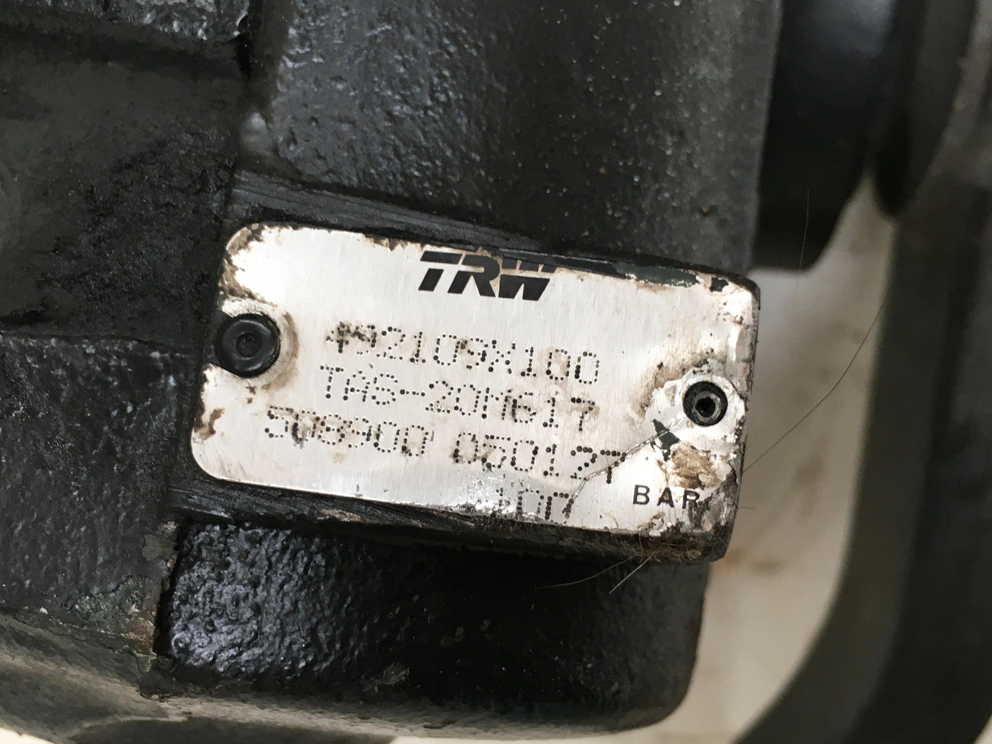 Caja dirección Nissan atleon 120 - 492109X100