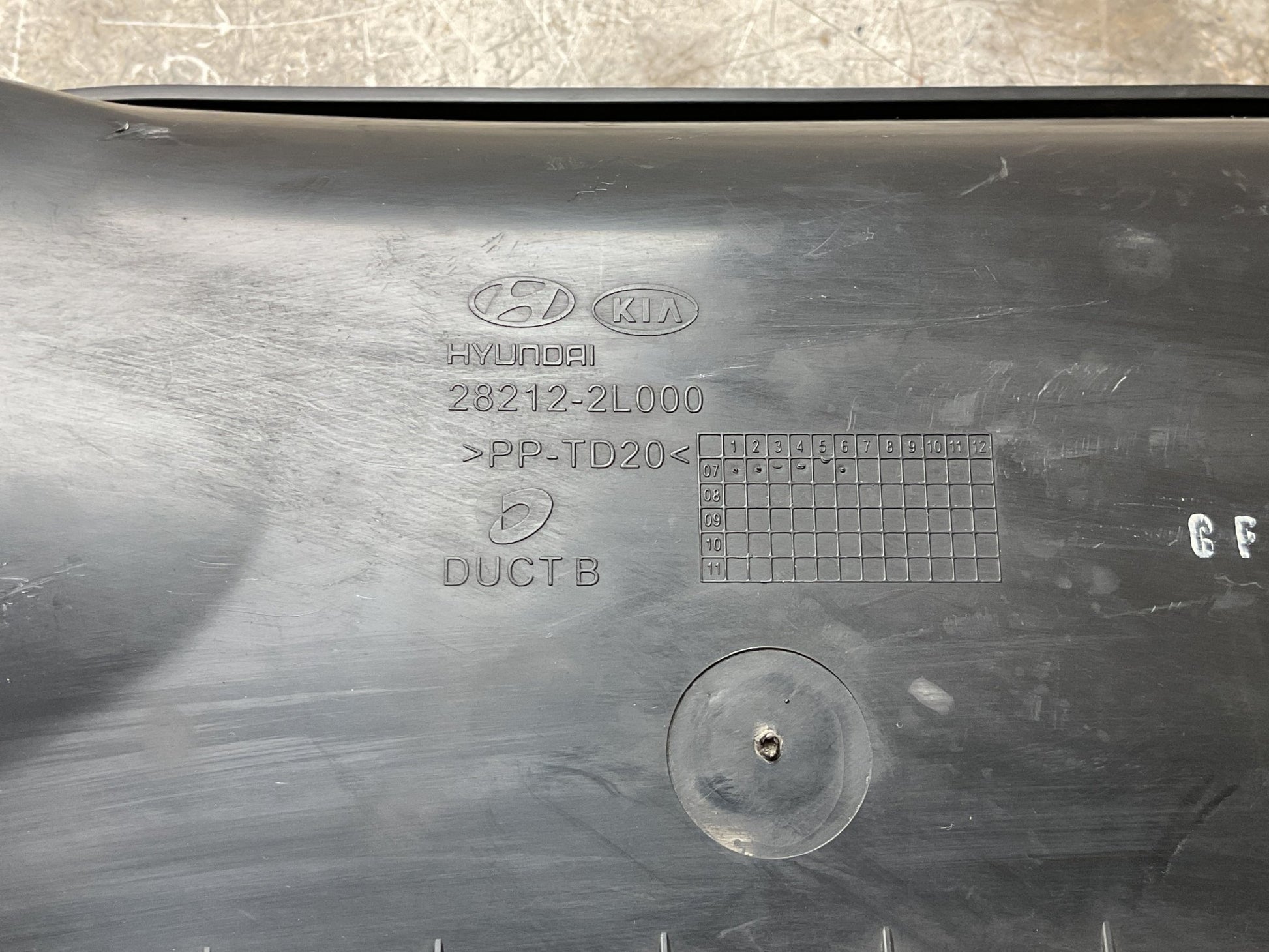 Caja Filtro Aire Hyundai KIA 282122L000 - 282122L000