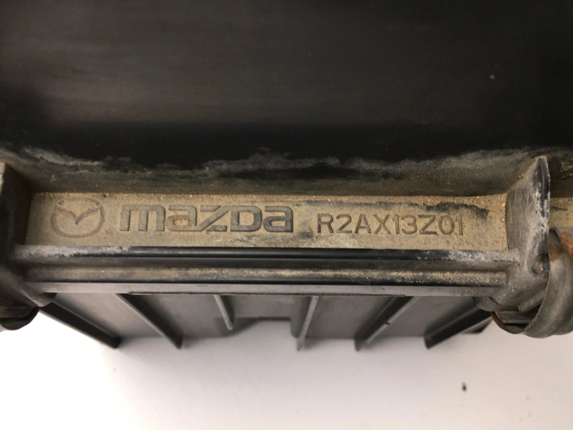Caja filtro aire Mazda CX-7 R2AX13Z01