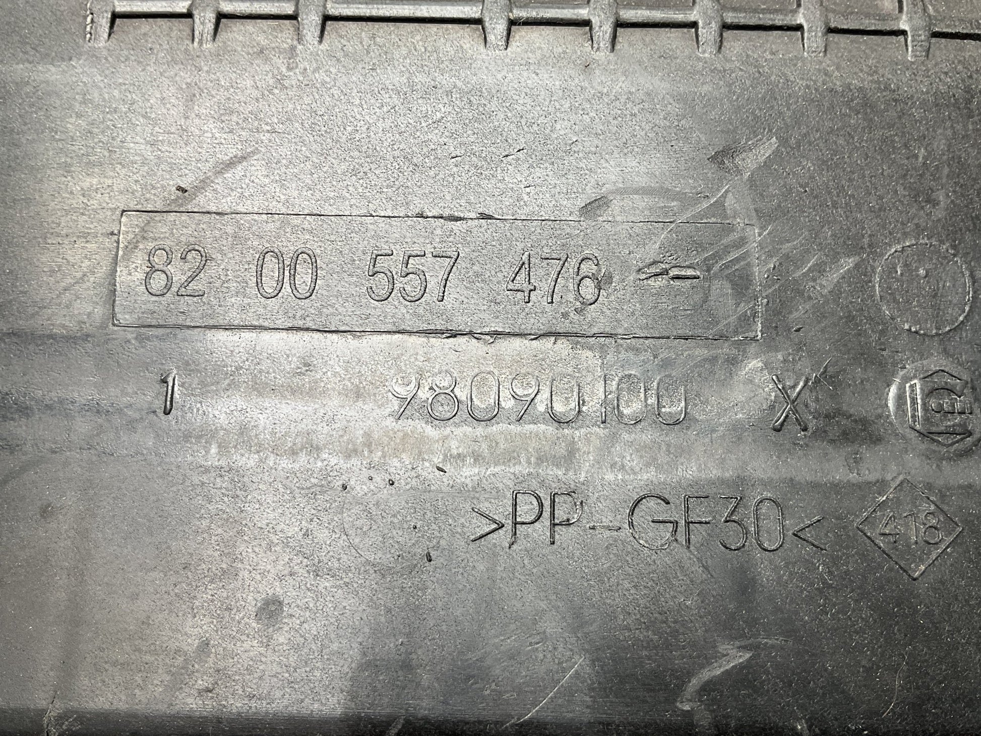 Caja Filtro Aire Renault 8200557476 - 8200557476