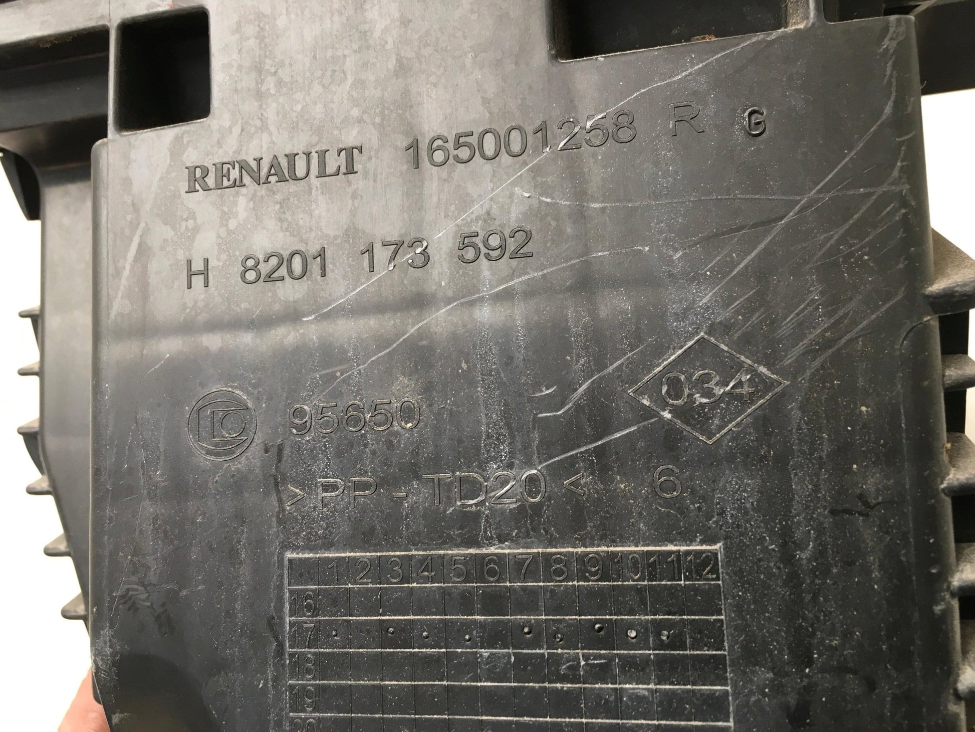 Caja filtro aire Renault/Dacia 165001258R - 165001258R