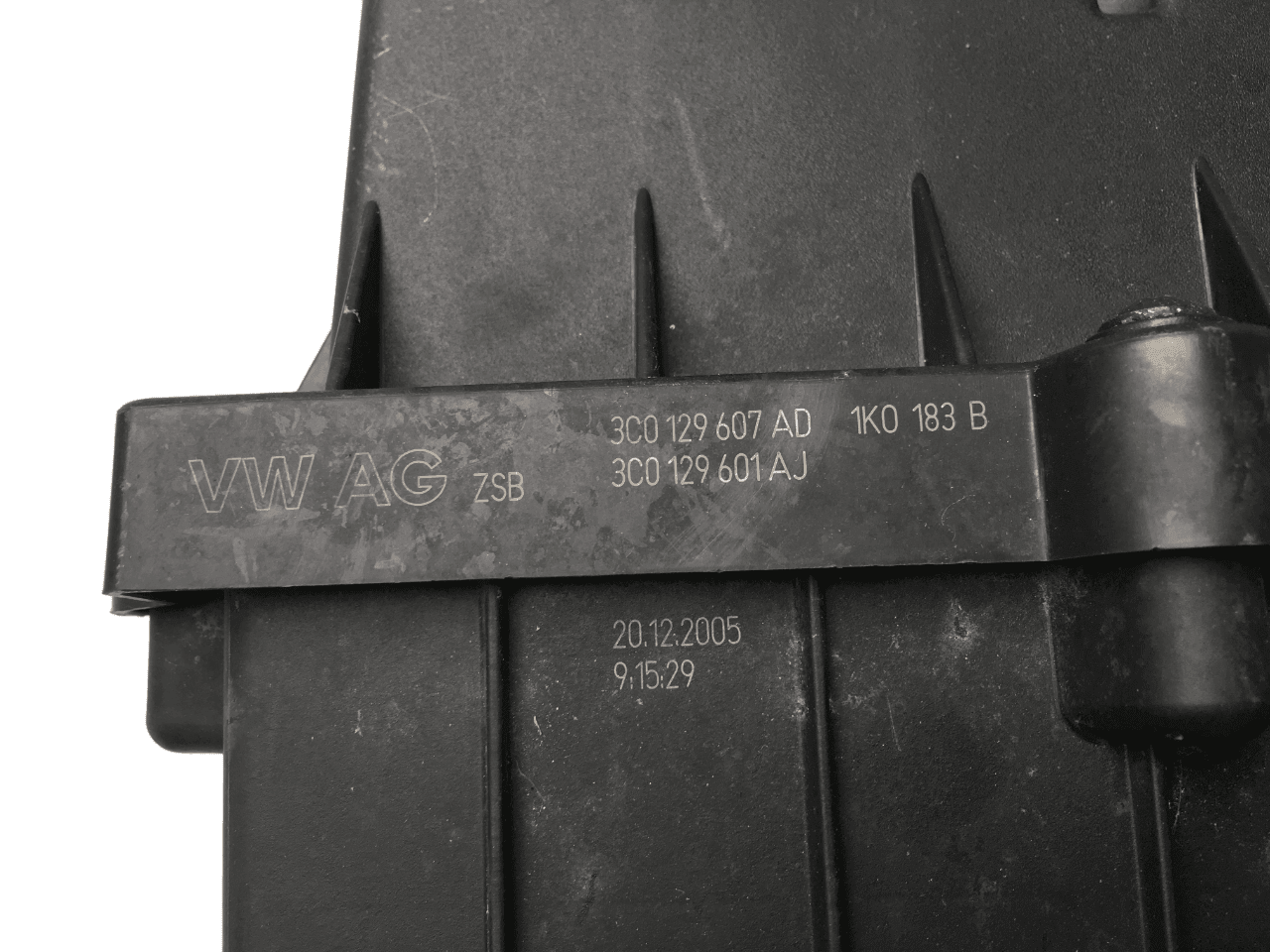 Caja filtro aire VW 3C0129607AD - 3C0129607AD