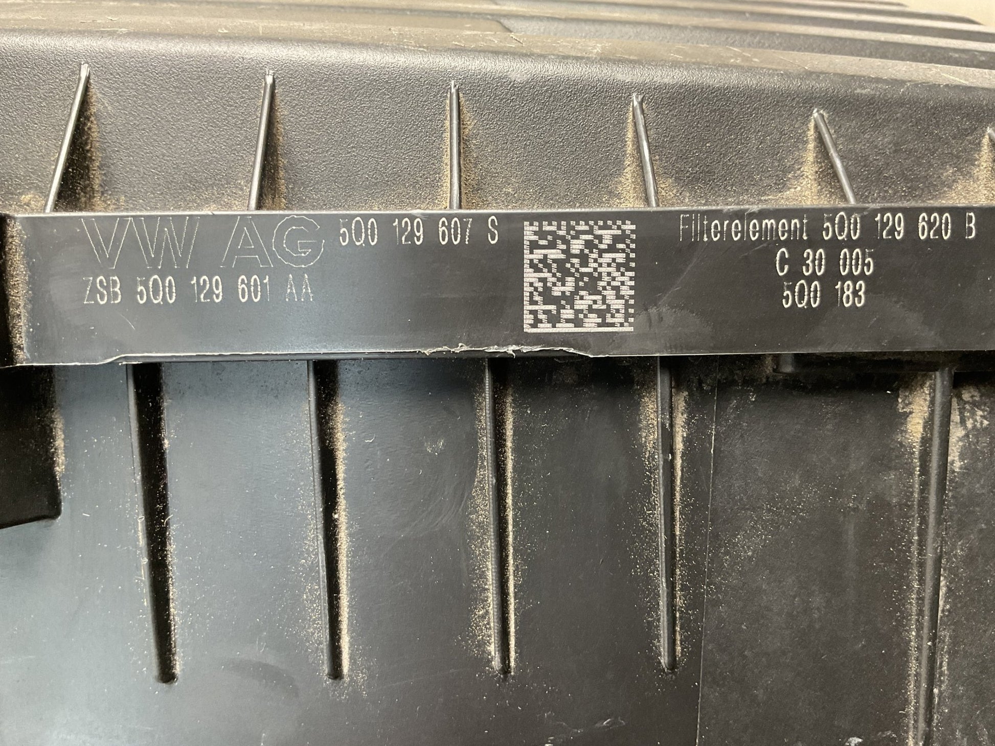 Caja Filtro Aire VW 5Q0129607S - 5Q0129607S