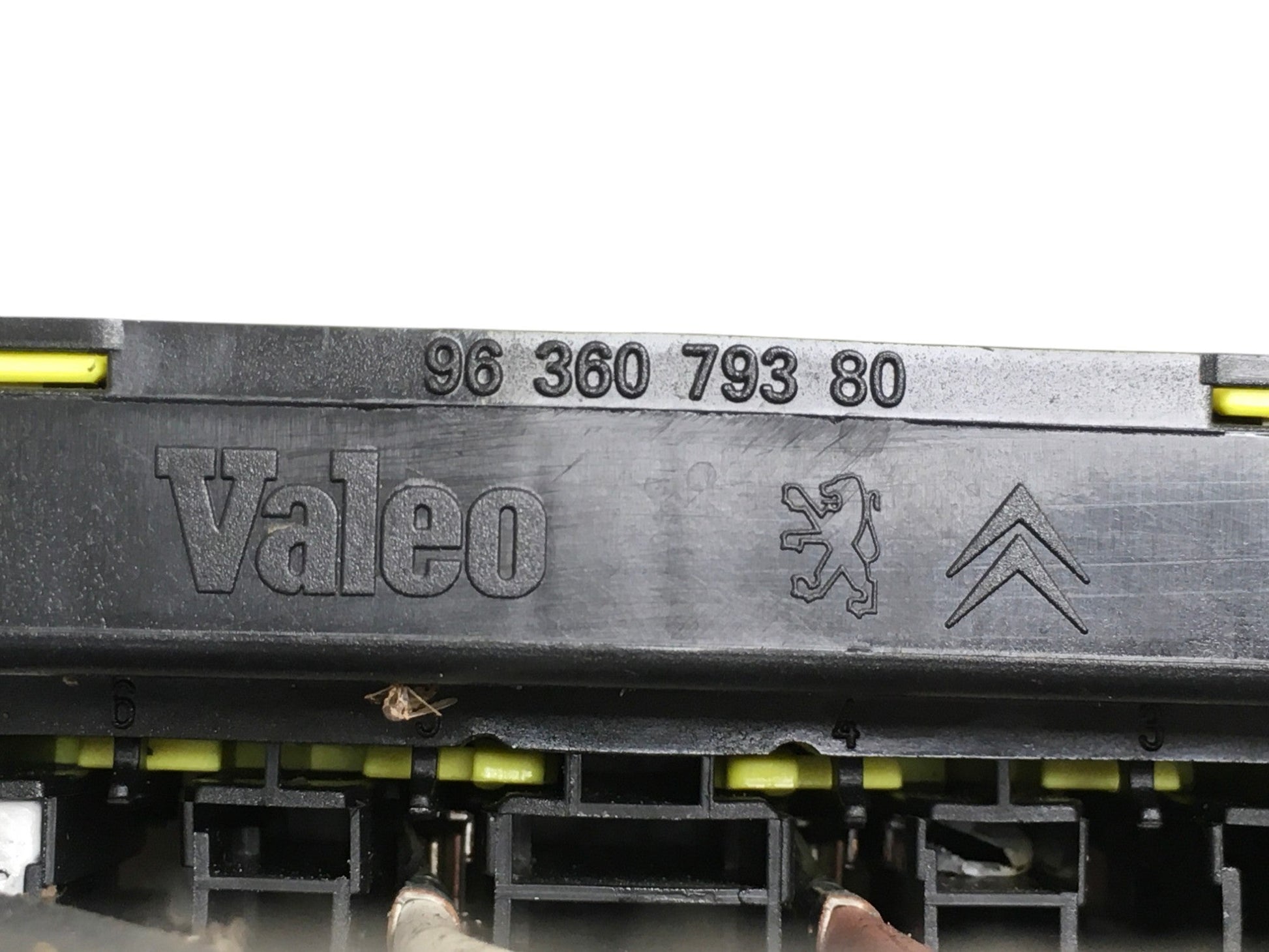 Caja fusbiles PSA 9636079380 - 9636079380 _