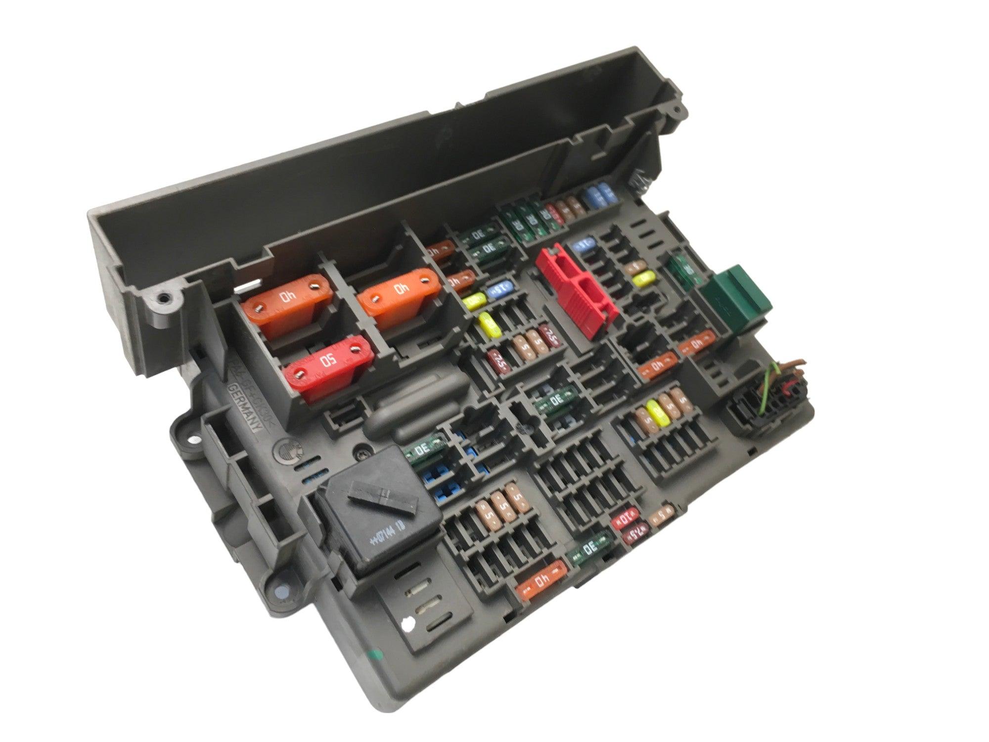 Caja Fusibles BMW E90 - 9119447