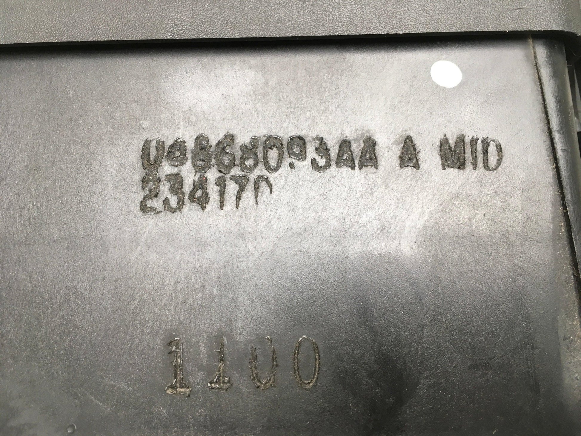 Caja fusibles Chrysler Voyager III GS - 04868093AA