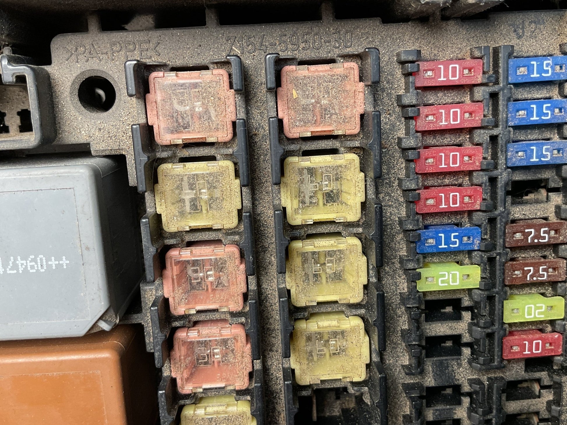 Caja Fusibles Ford Fiesta 2008 - 2017 - 7154595030