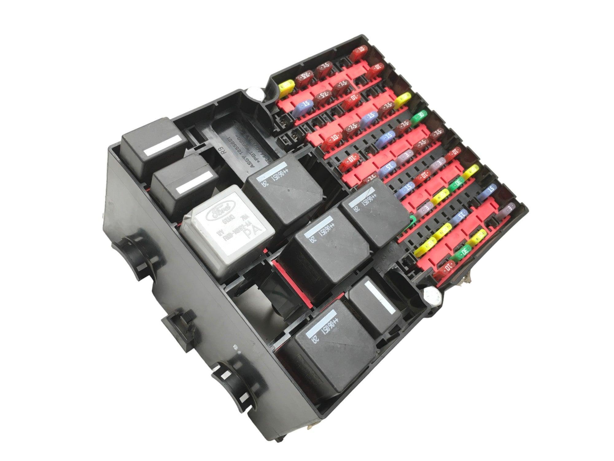 Caja fusibles Ford Fiesta V - 2S6T14A073AC