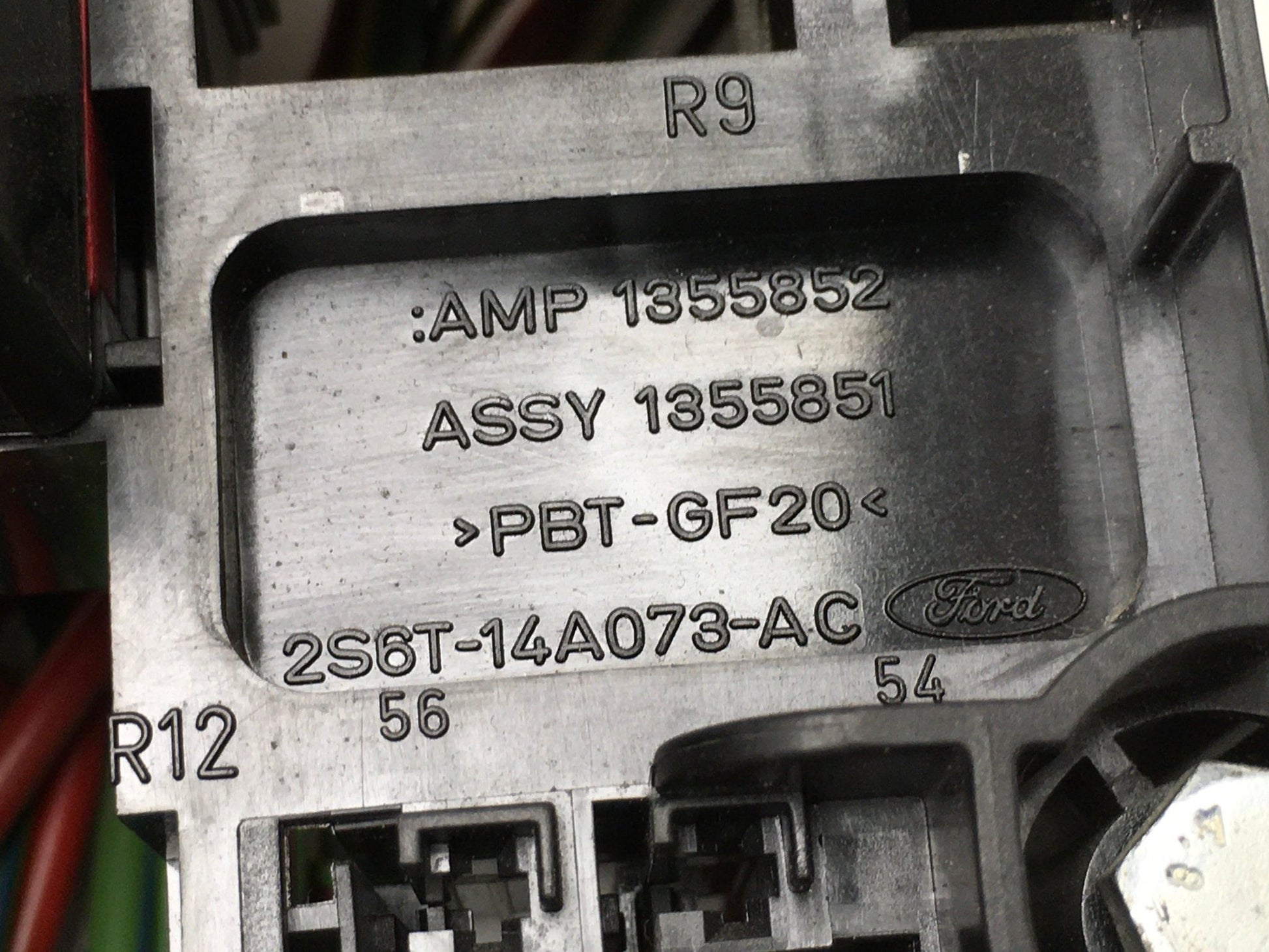 Caja fusibles Ford Fiesta V - 2S6T14A073AC