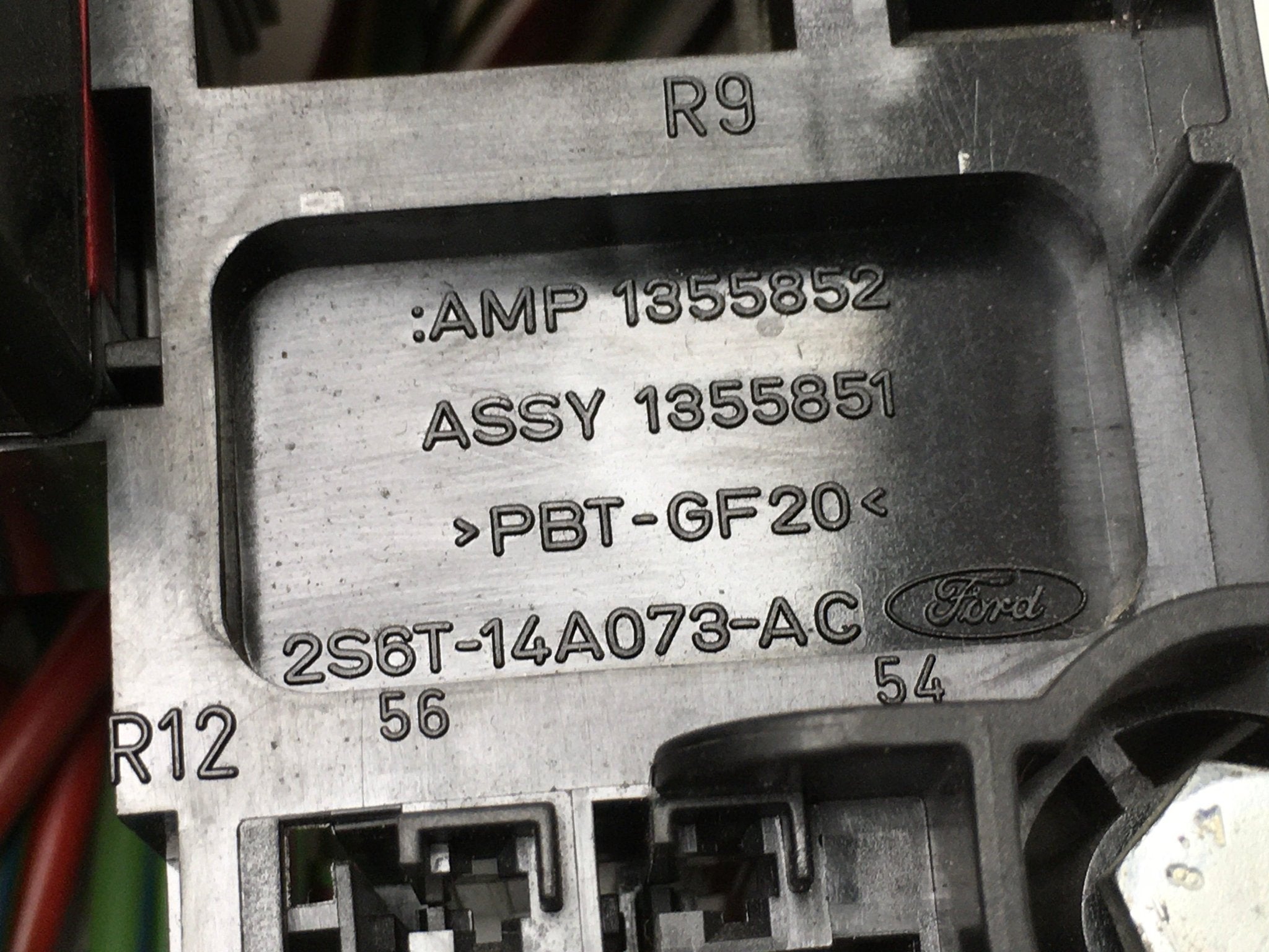 Caja fusibles Ford Fiesta V - 2S6T14A073AC