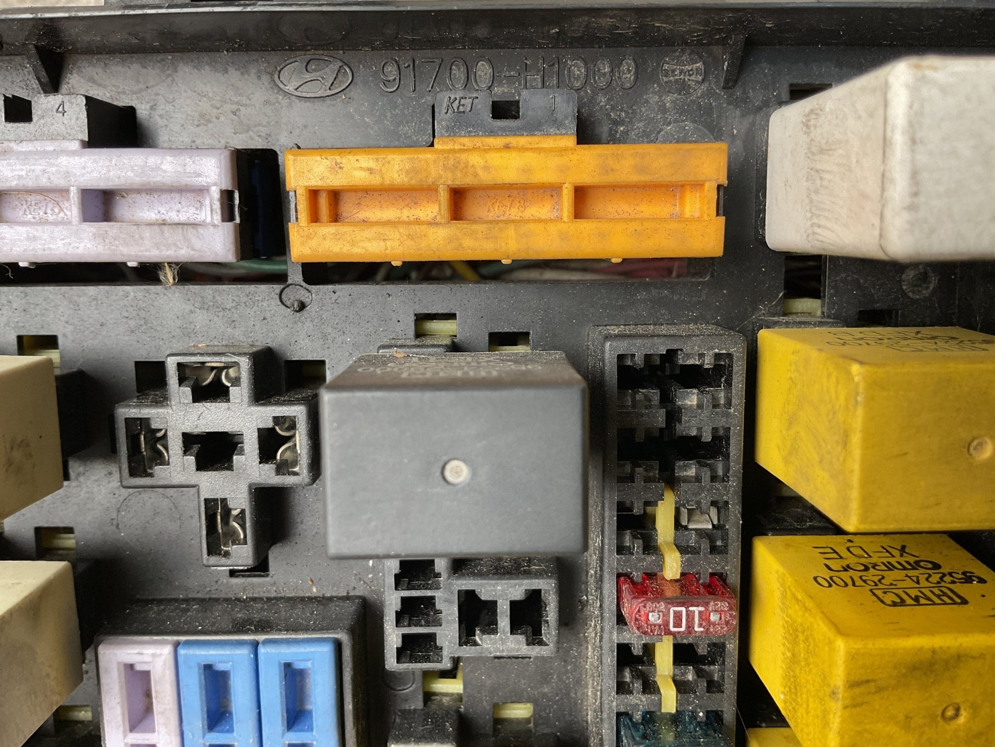 Caja fusibles Hyundai Terracan 2001 - 2007 - 91700H1000