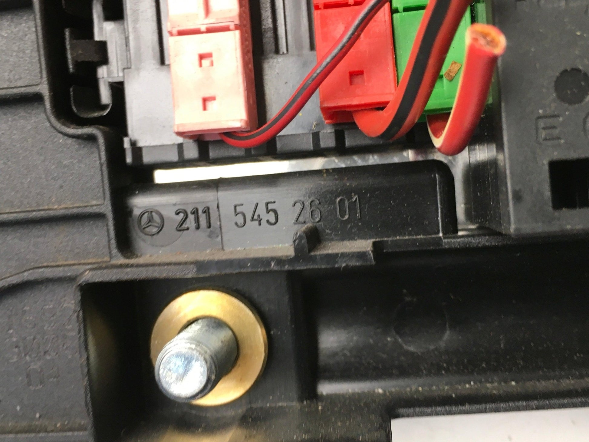 Caja fusibles Mercedes 2115452601 - 2115452601