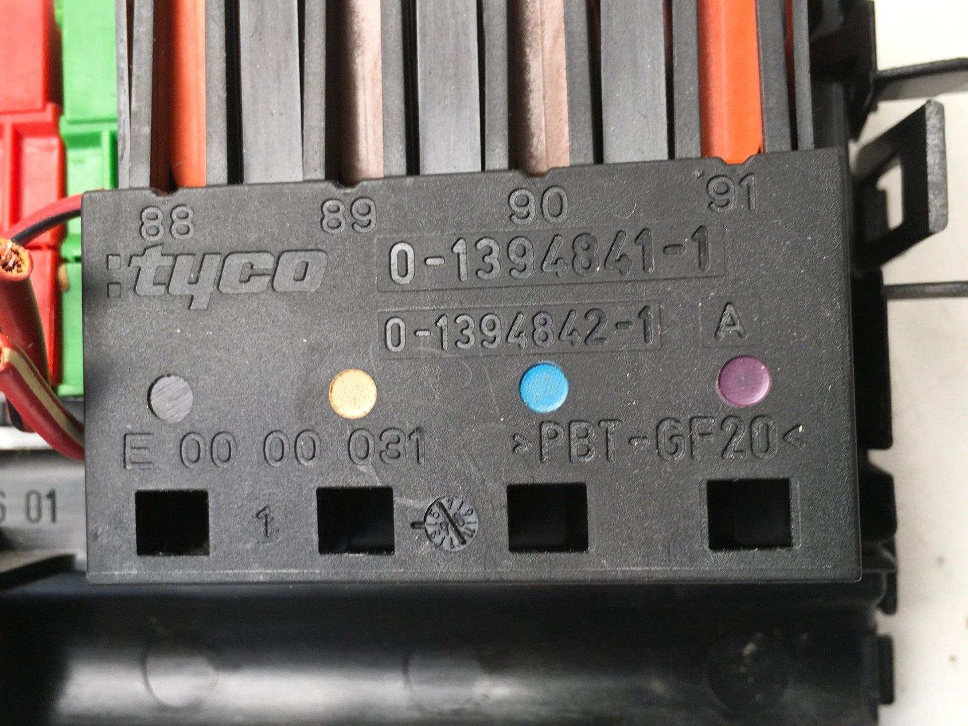 Caja fusibles Mercedes 2115452601 - 2115452601